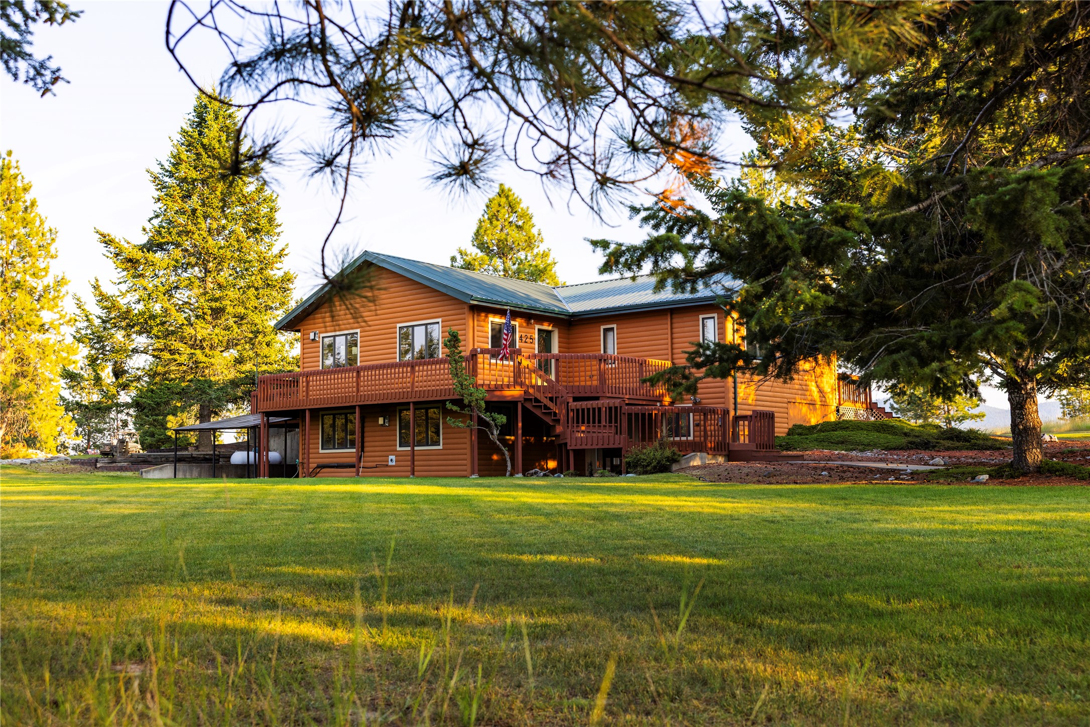 425 Koocanusa Estates Drive N