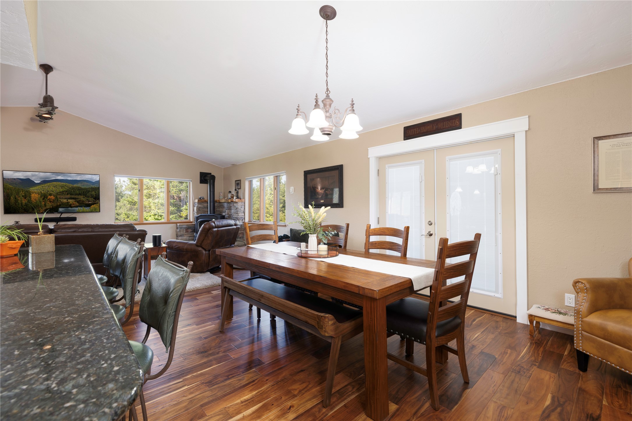 425 Koocanusa Estates Drive N