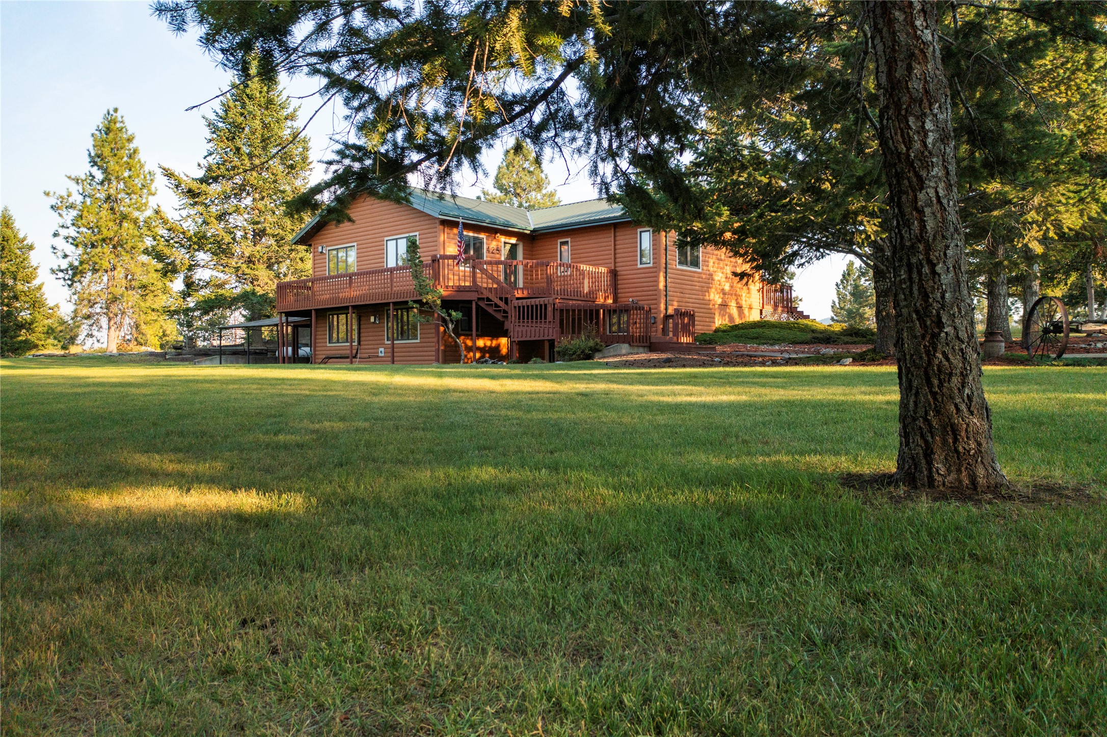 425 Koocanusa Estates Drive N