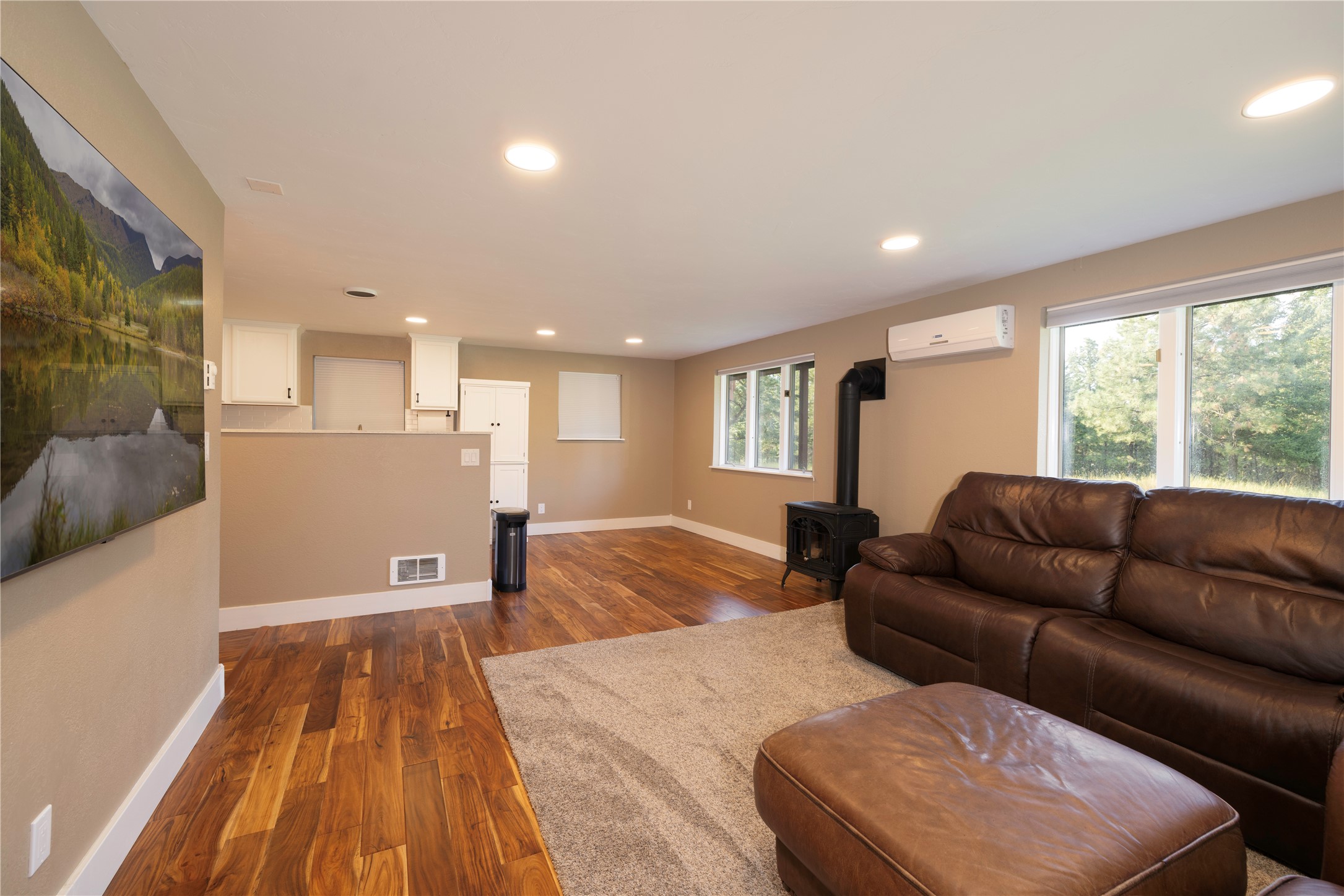 425 Koocanusa Estates Drive N