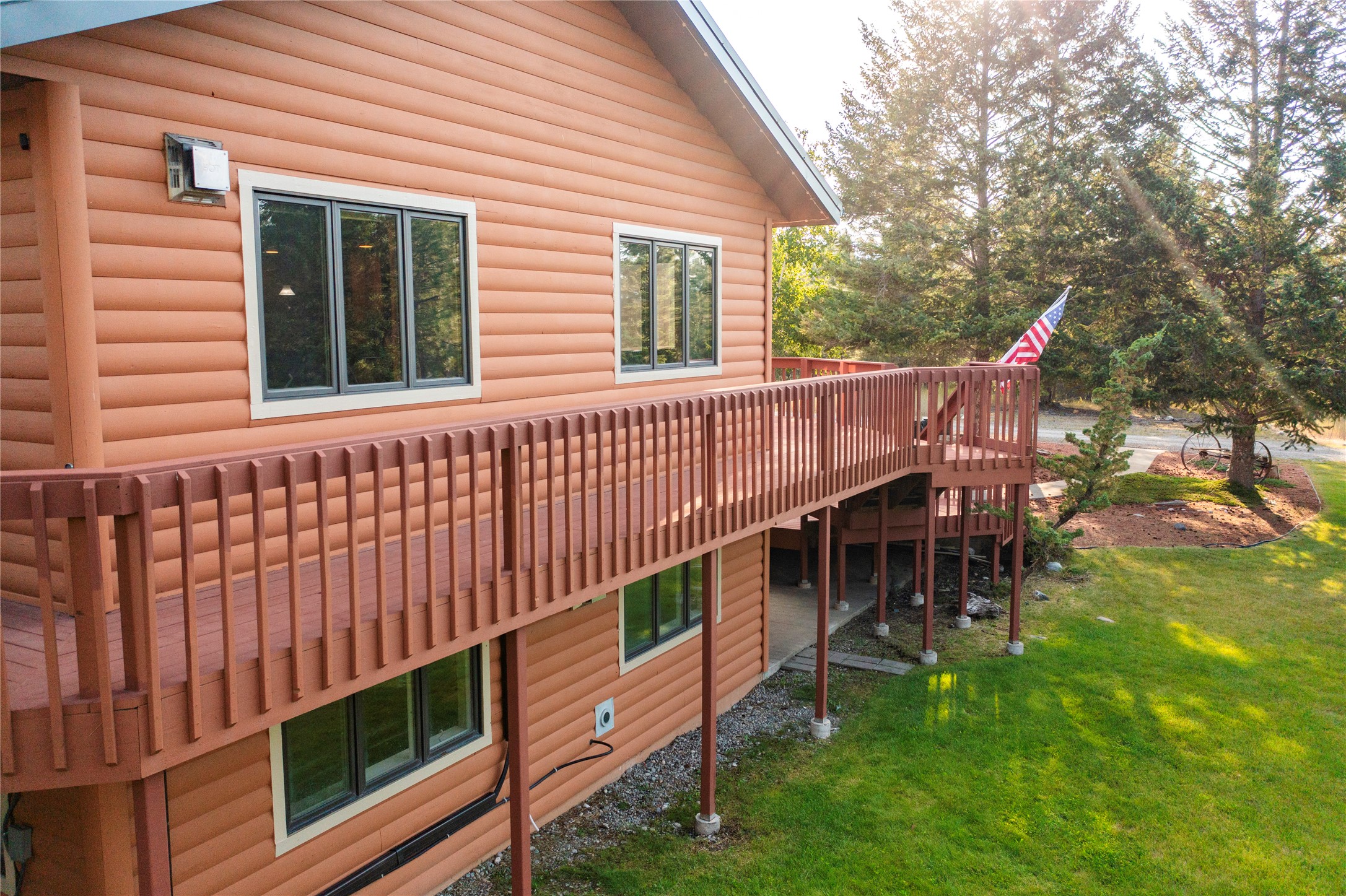 425 Koocanusa Estates Drive N
