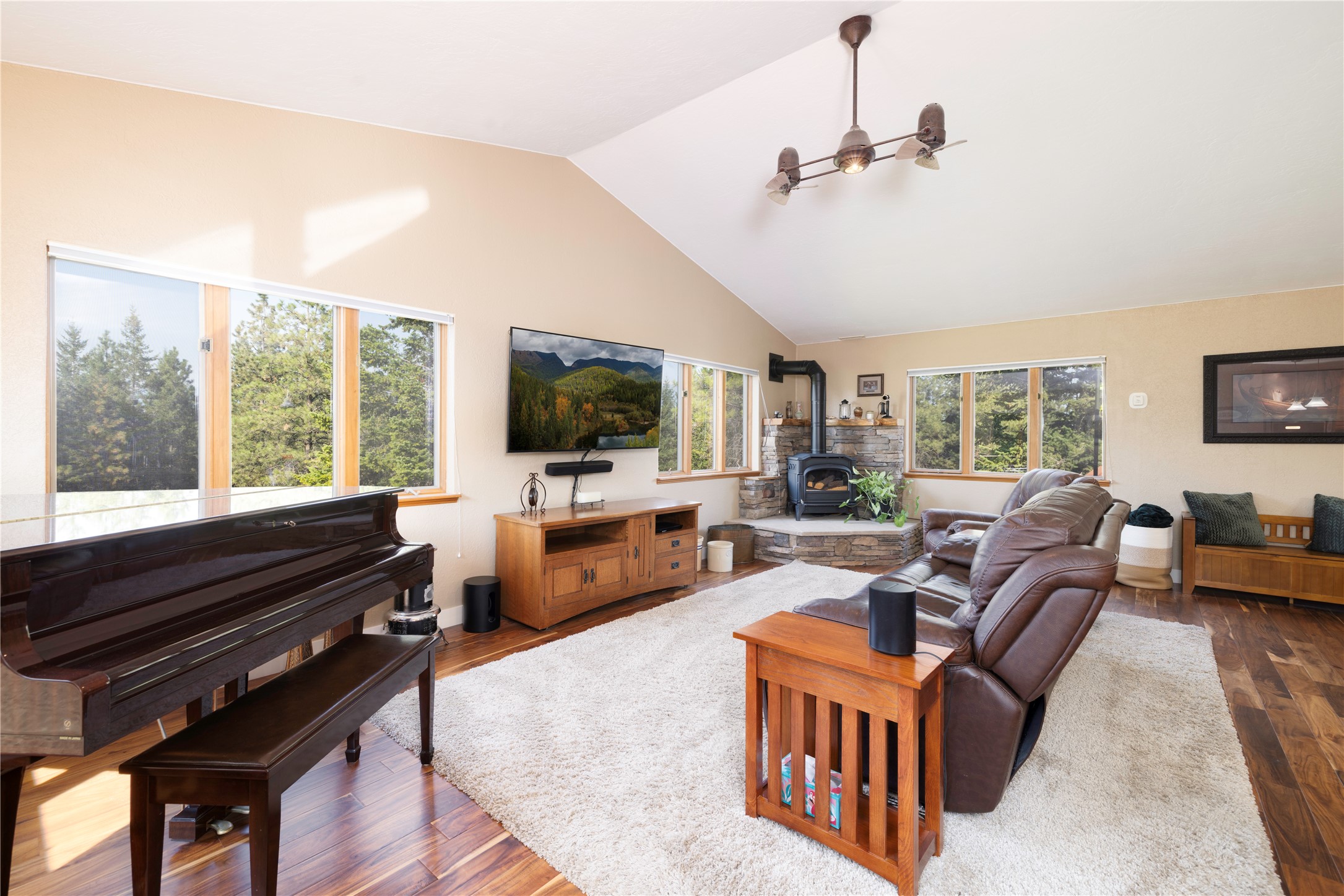 425 Koocanusa Estates Drive N