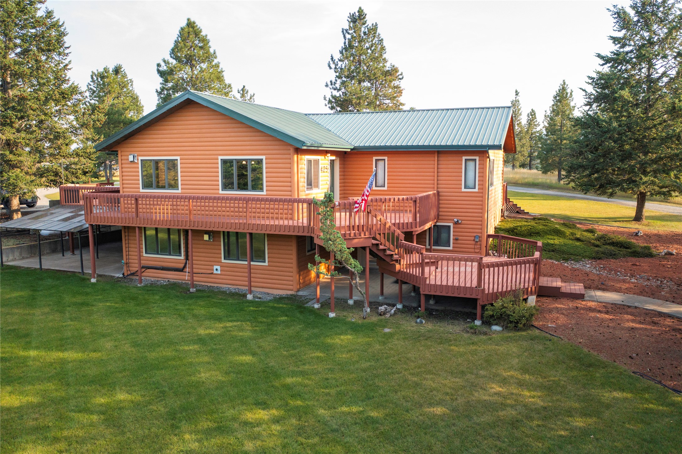 425 Koocanusa Estates Drive N