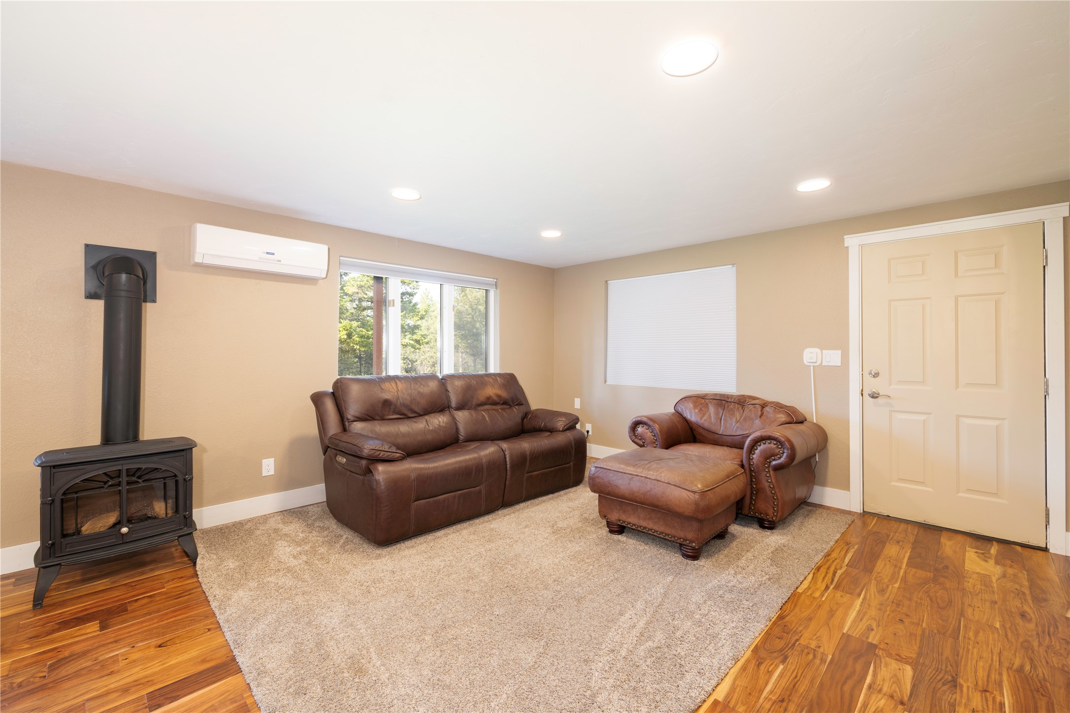 425 Koocanusa Estates Drive N