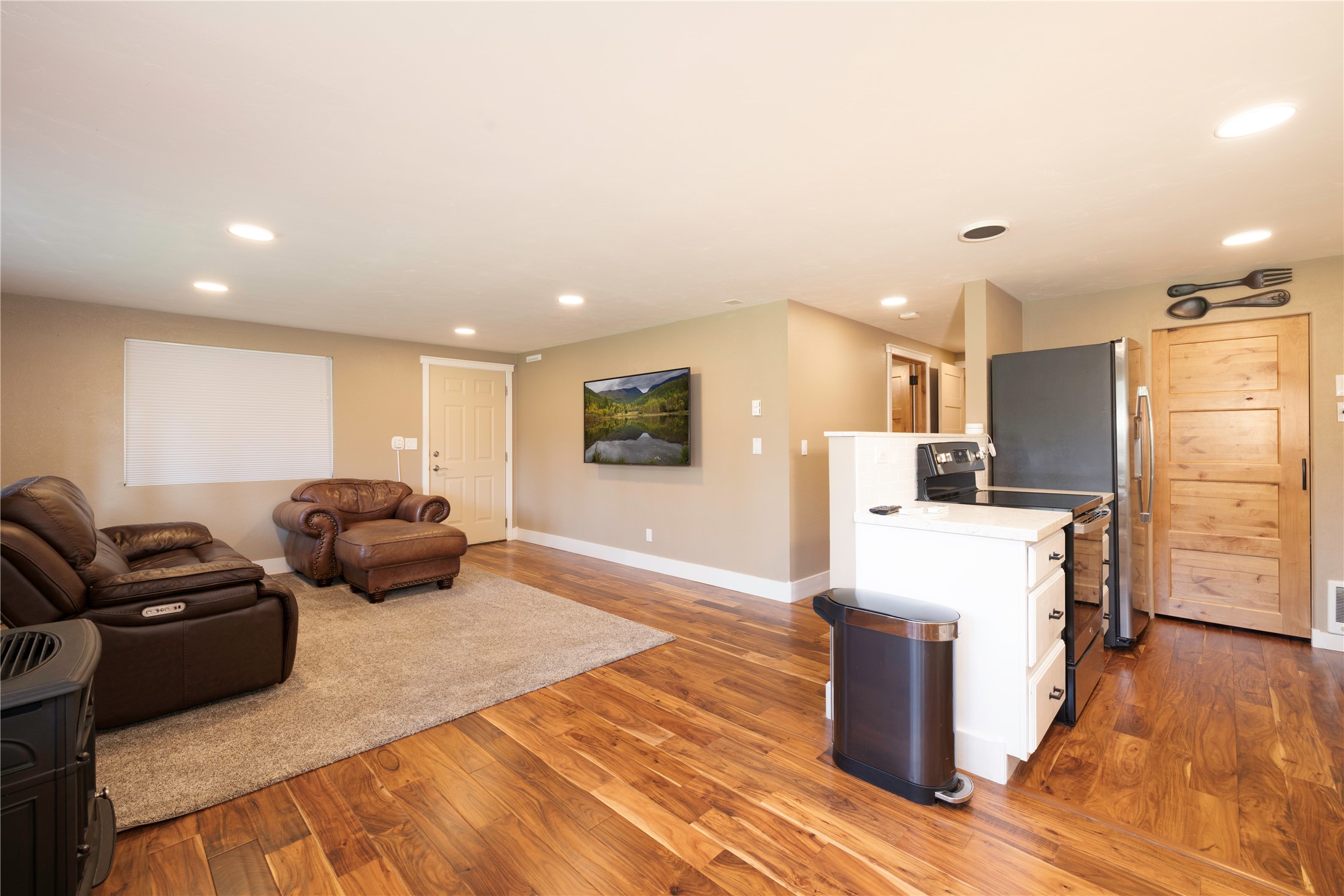 425 Koocanusa Estates Drive N