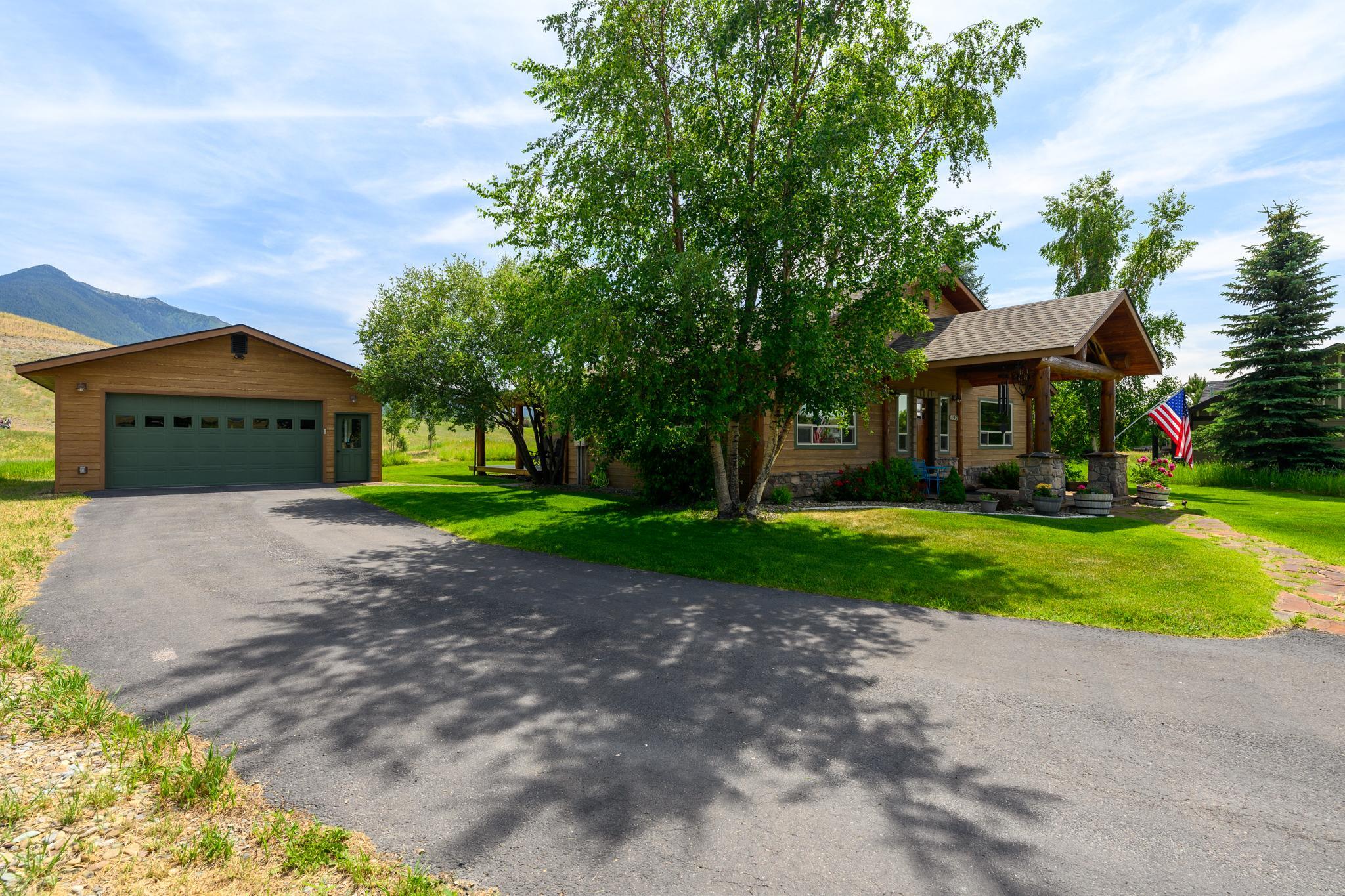 192 Leonard Lane