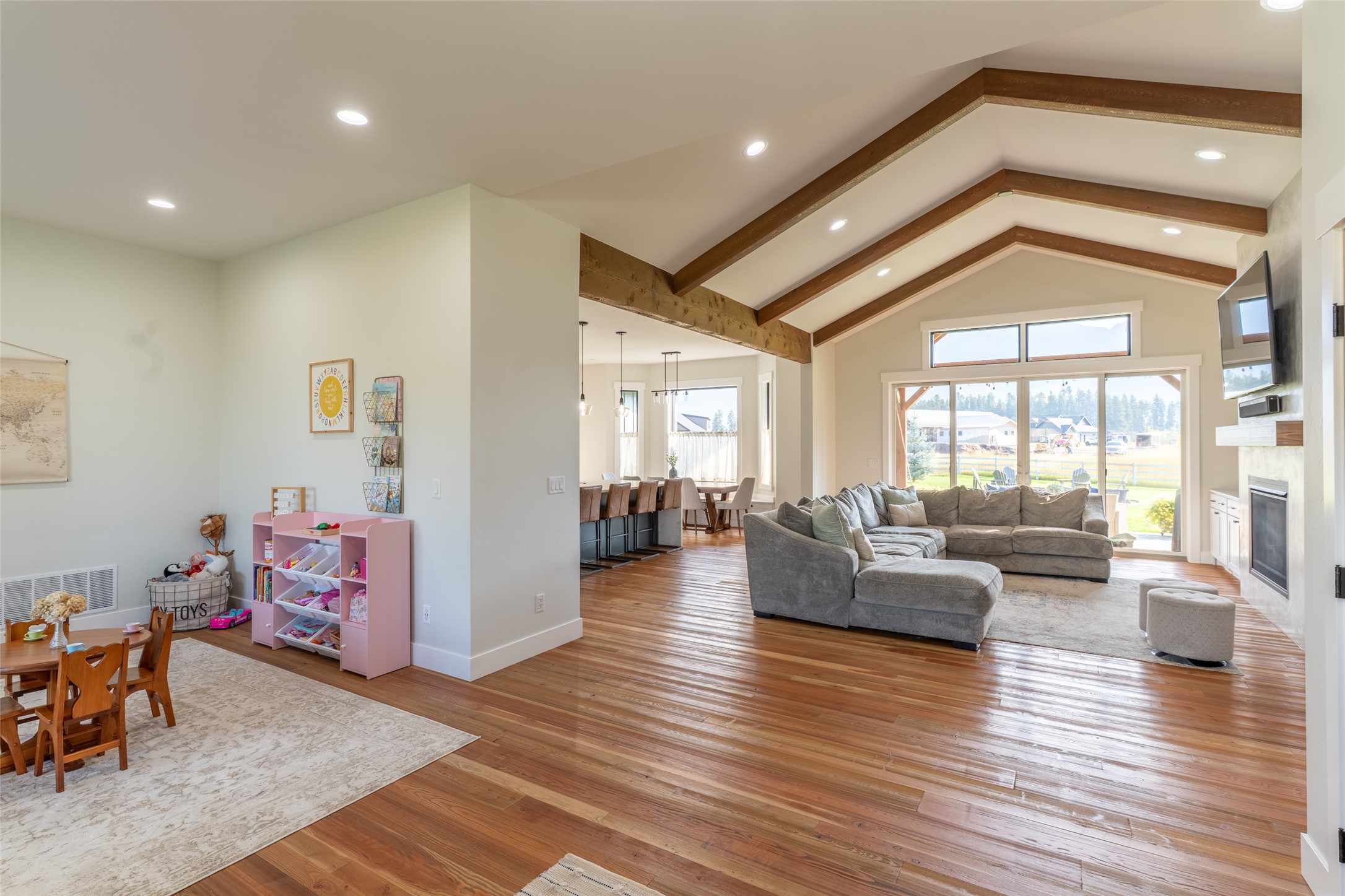 8 Towering Pine Court