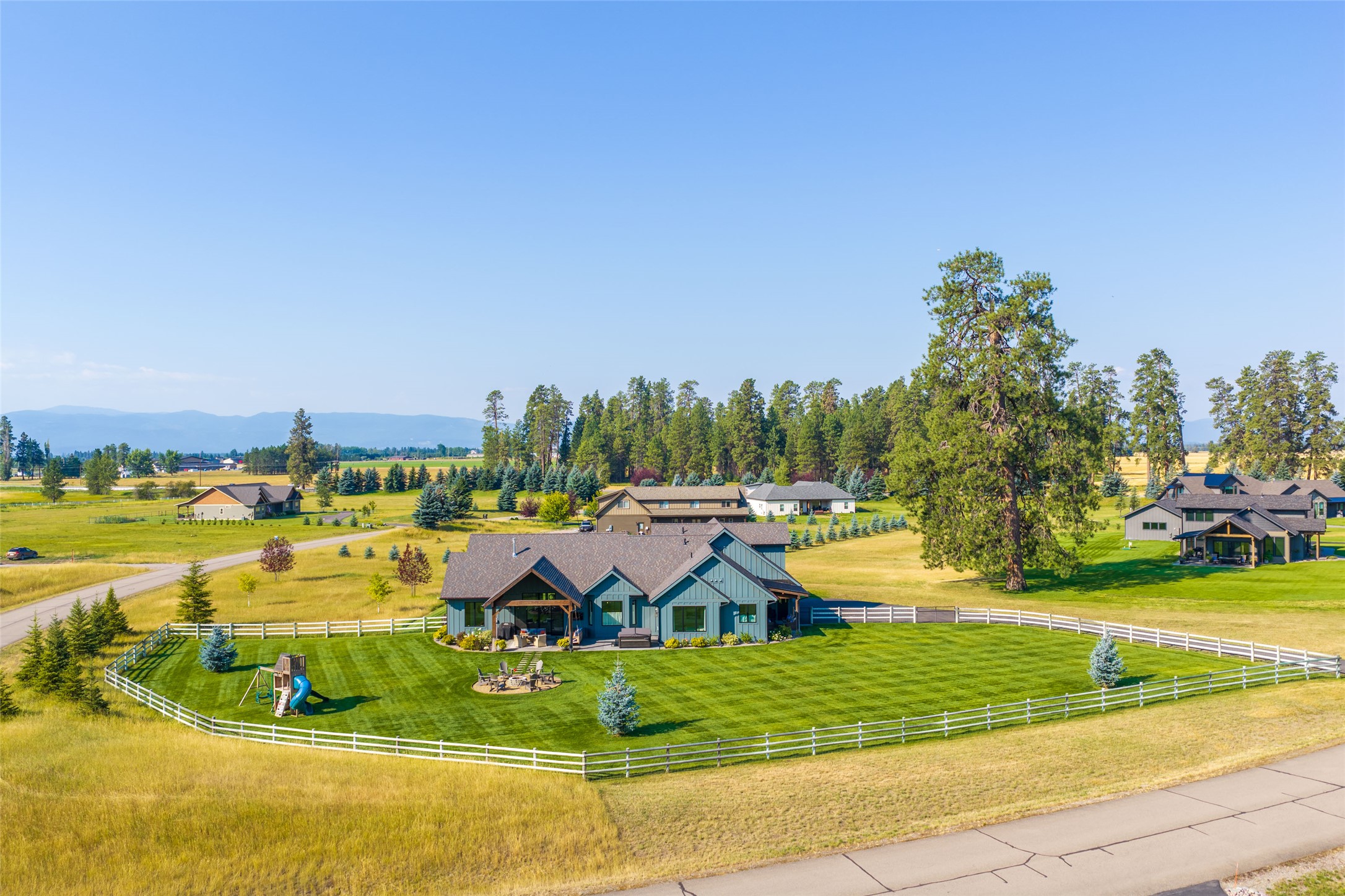8 Towering Pine Court