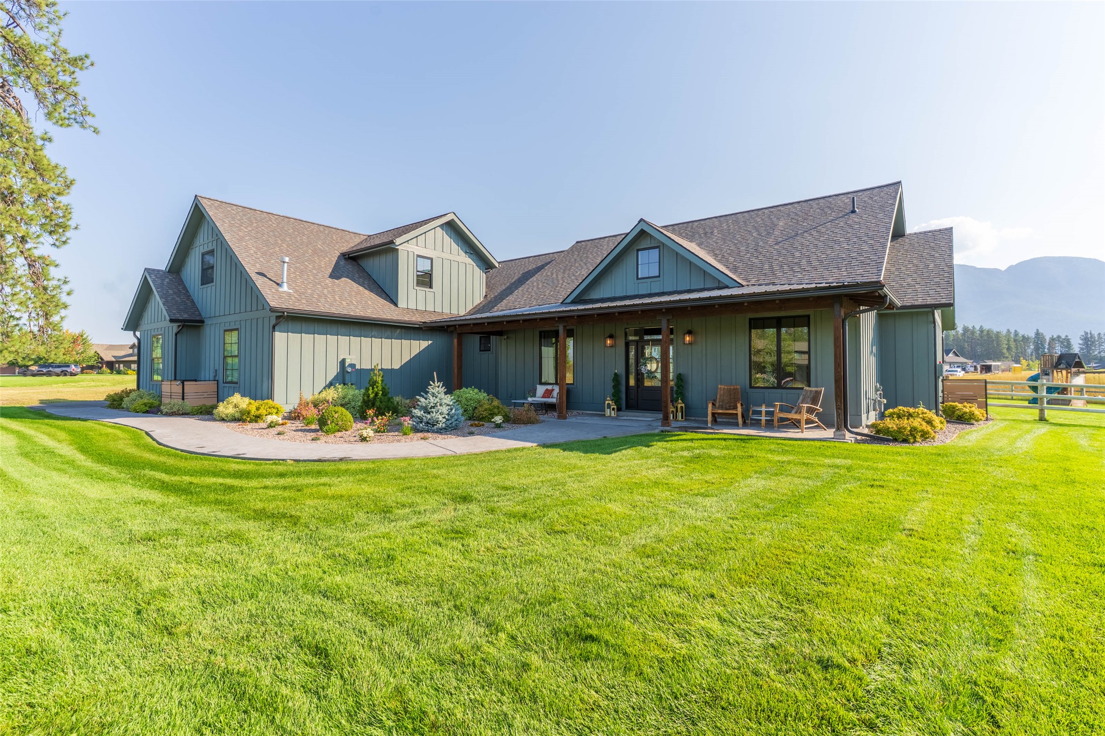 8 Towering Pine Court