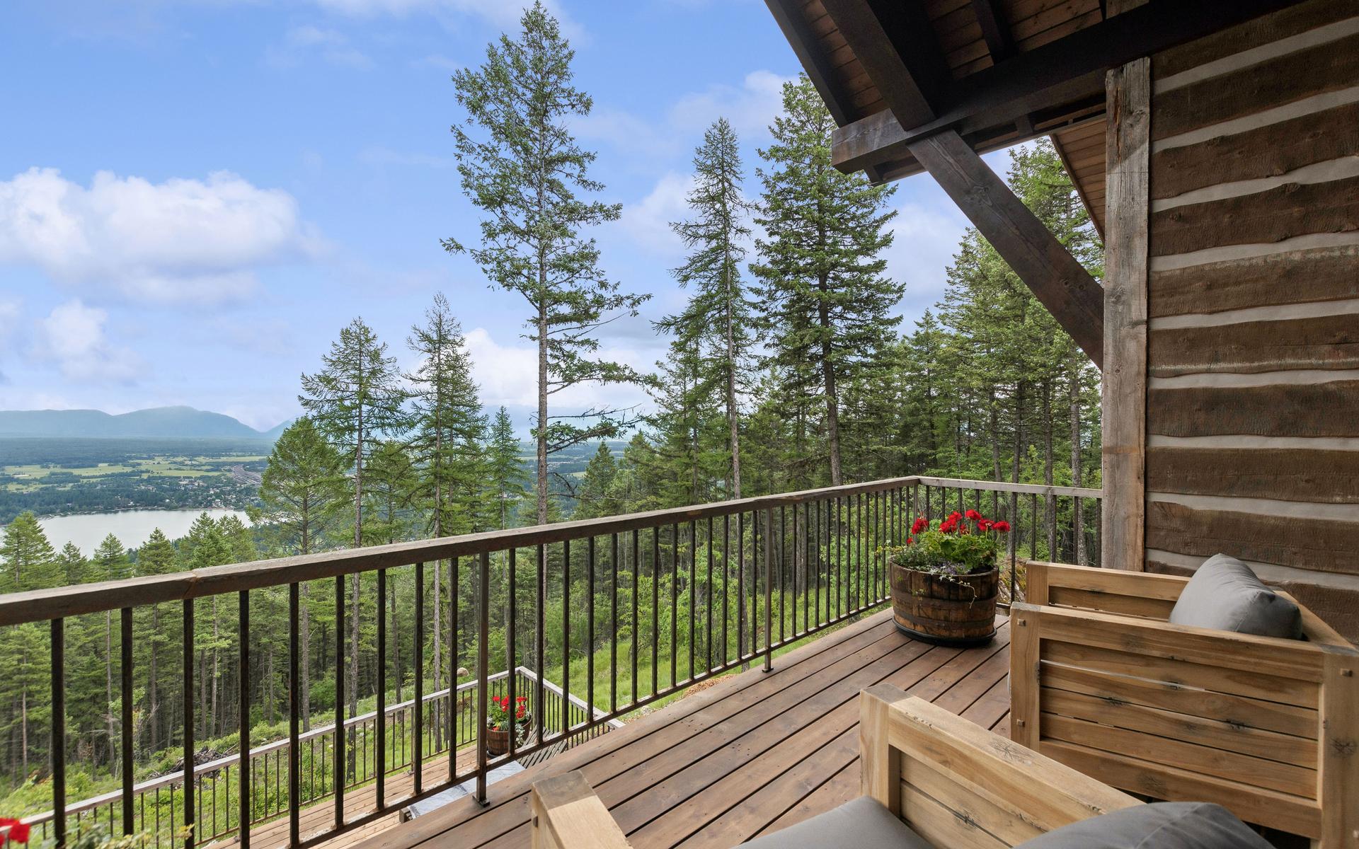 2424 Wolftail Pines