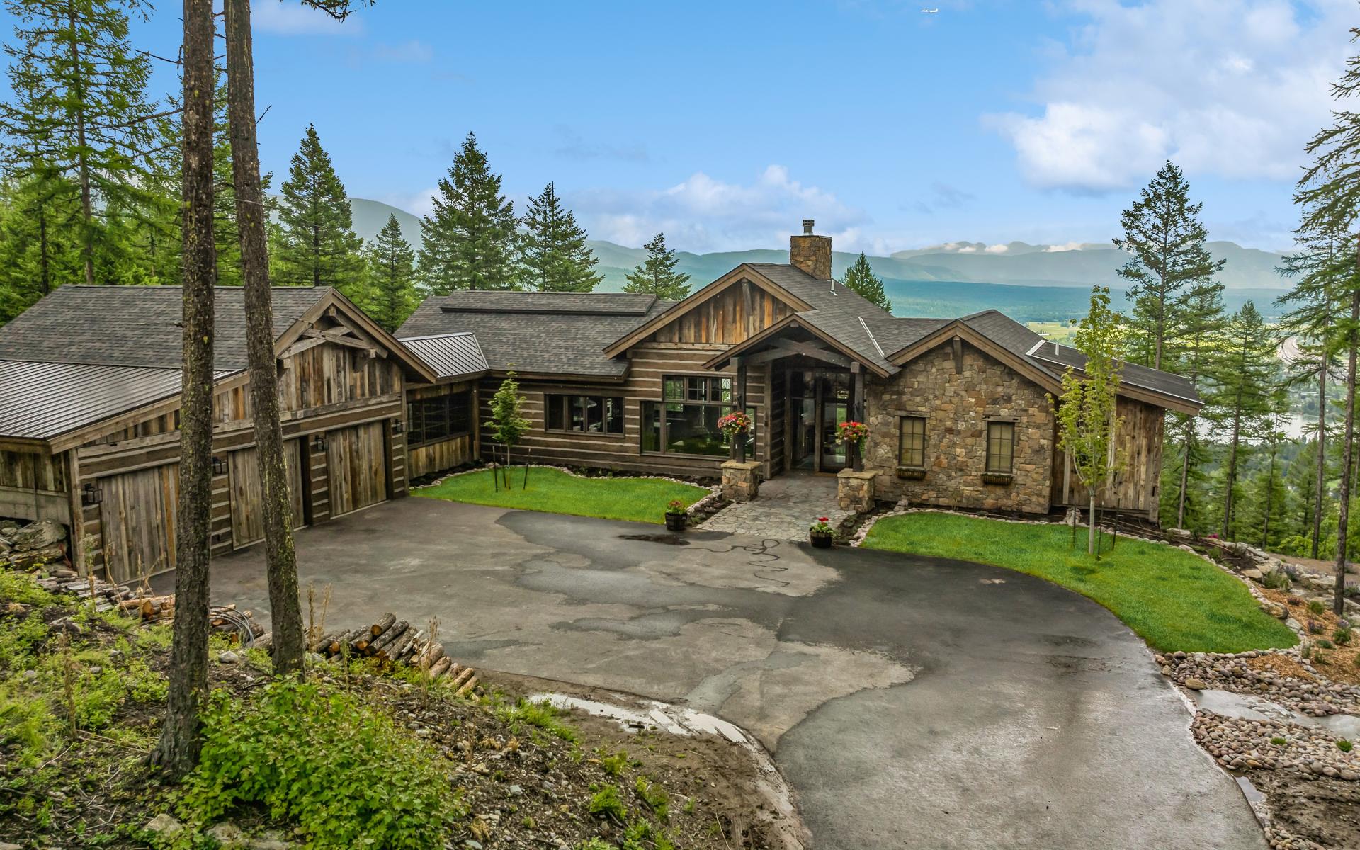 2424 Wolftail Pines