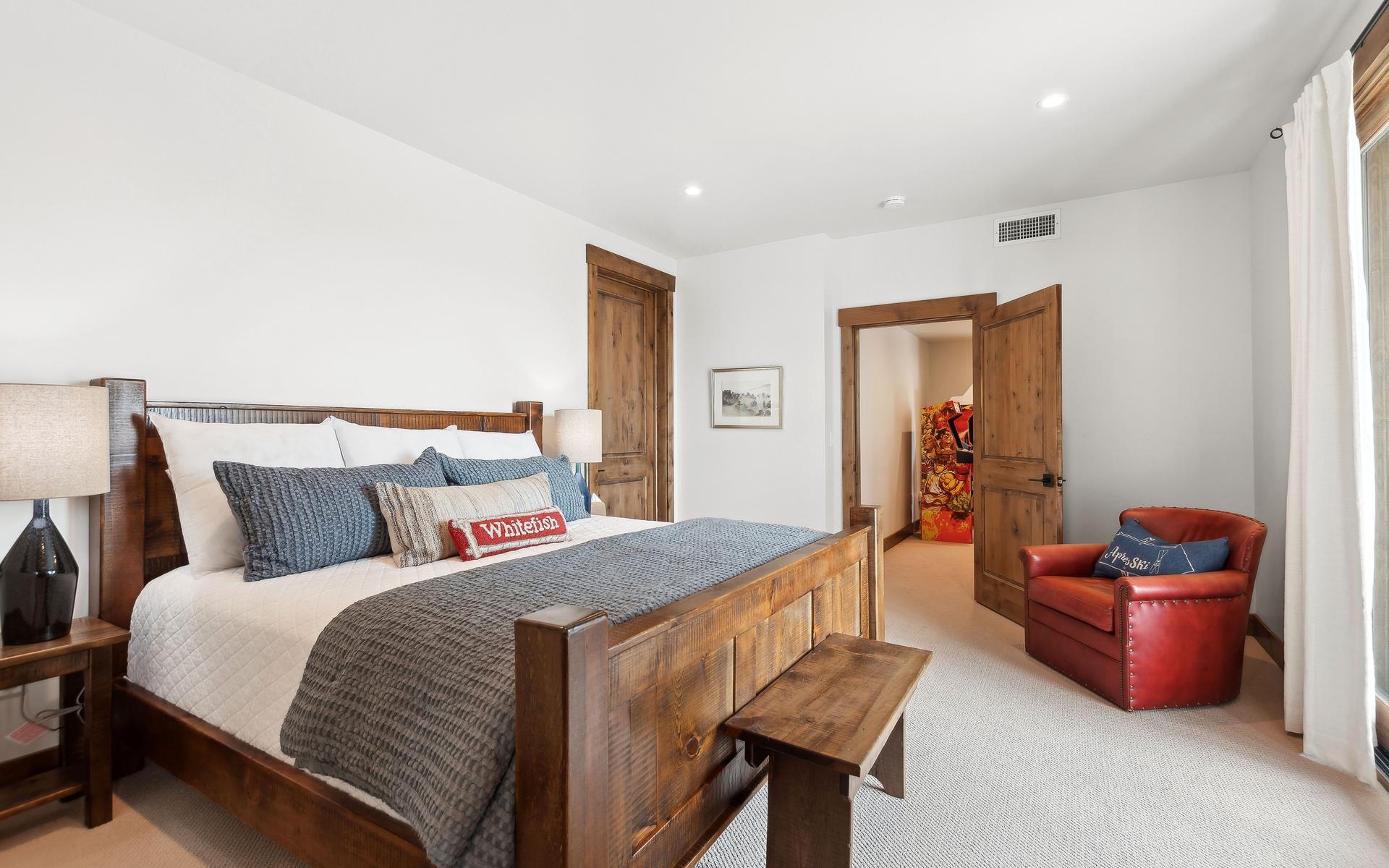 2424 Wolftail Pines