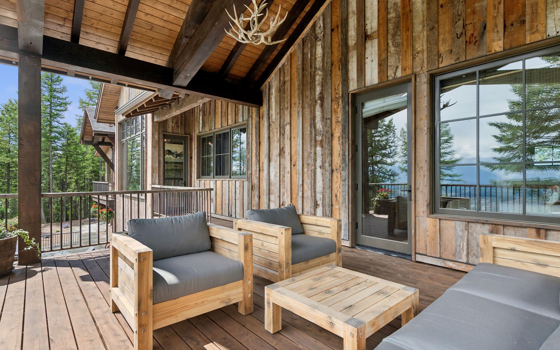 2424 Wolftail Pines