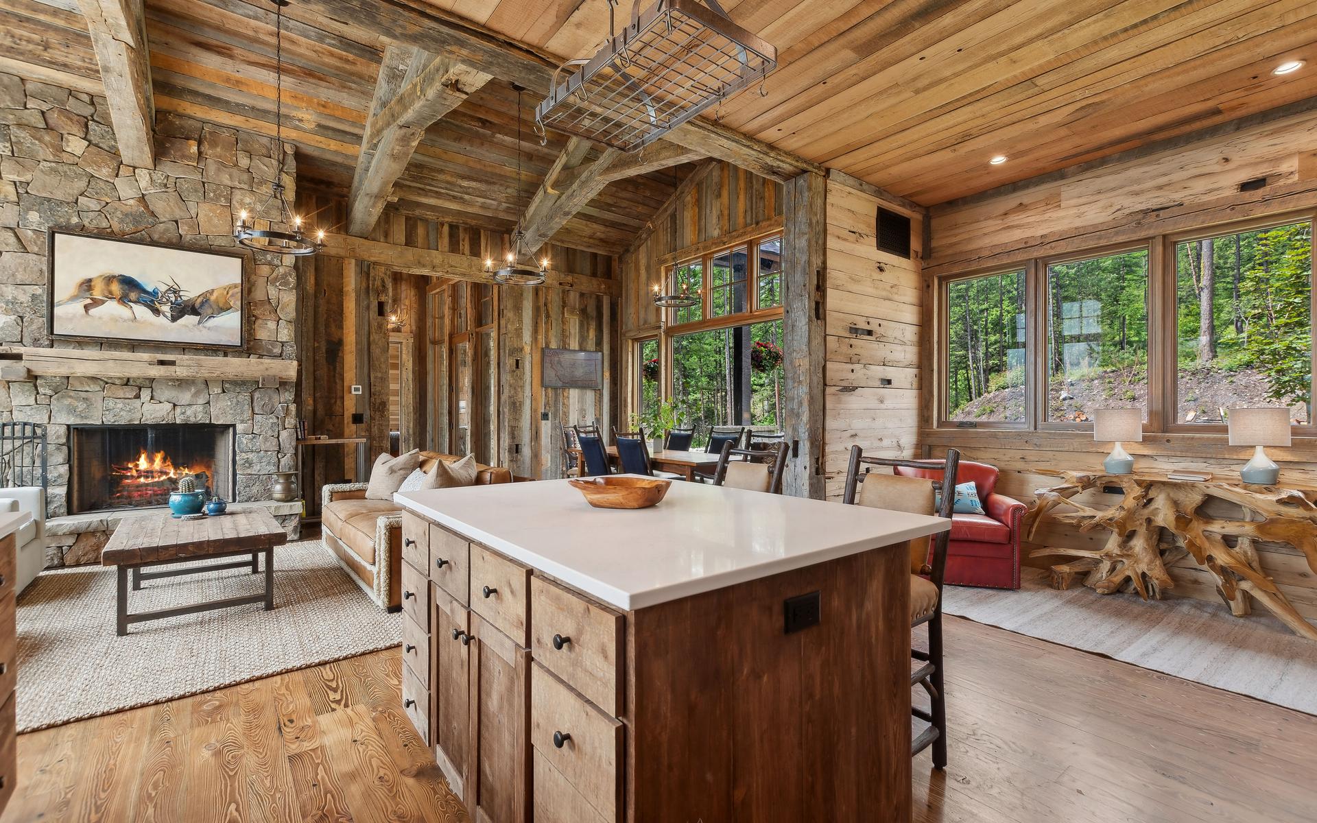 2424 Wolftail Pines