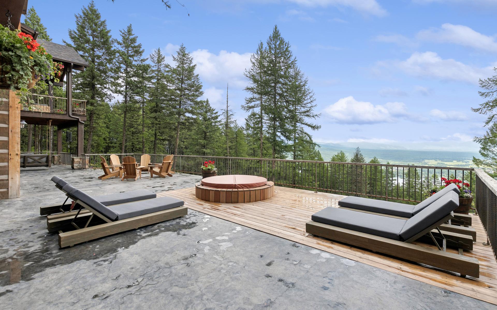 2424 Wolftail Pines