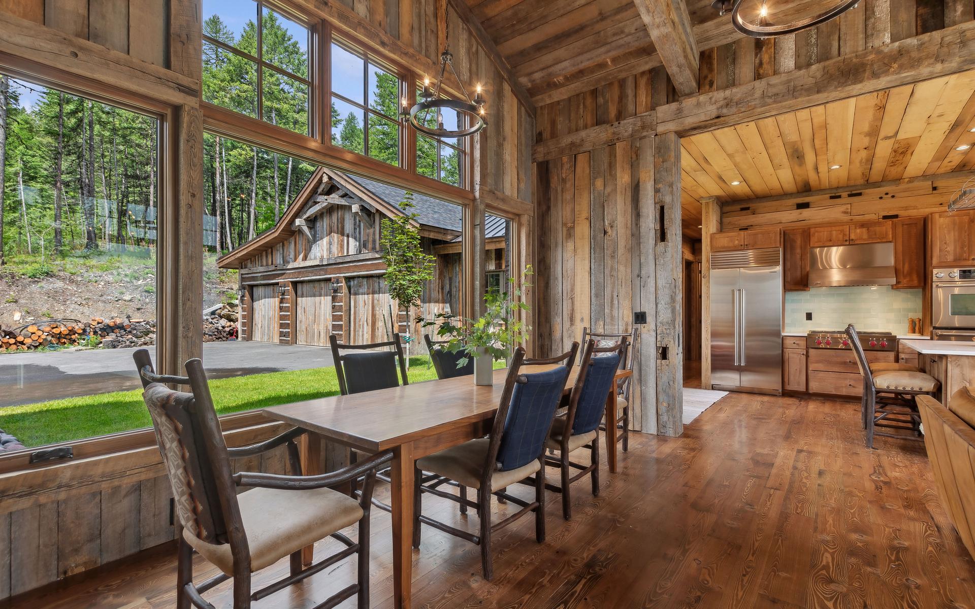 2424 Wolftail Pines
