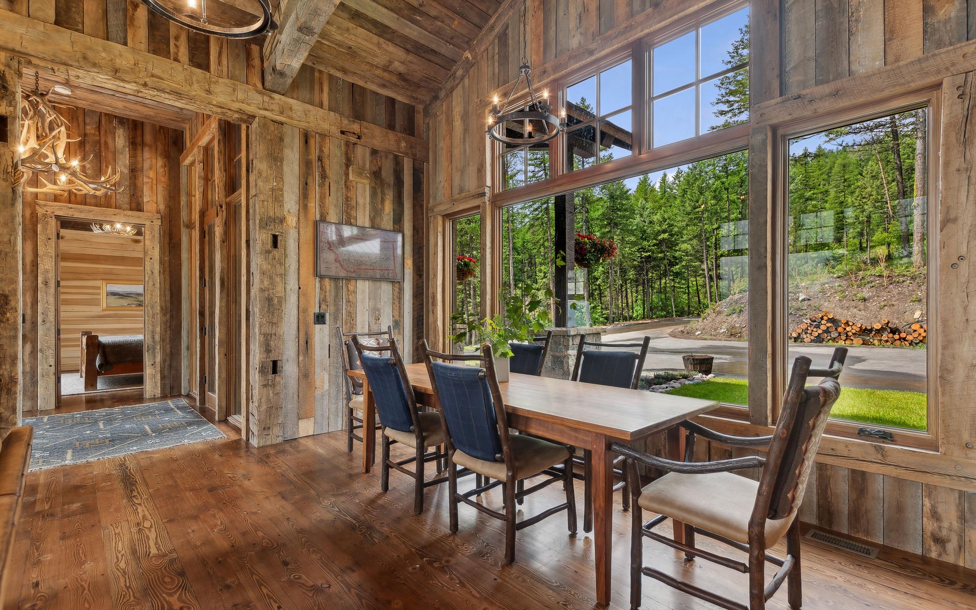 2424 Wolftail Pines