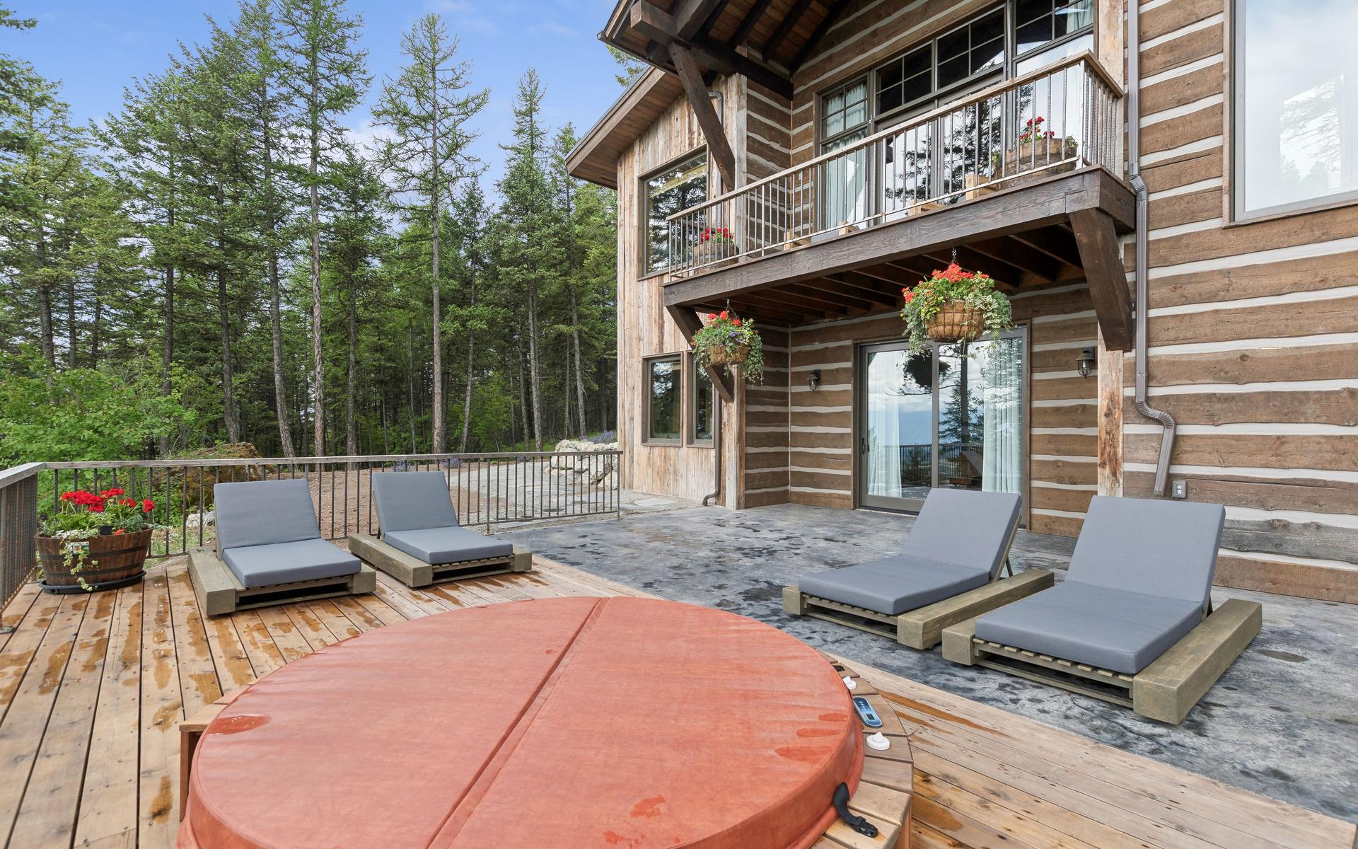 2424 Wolftail Pines