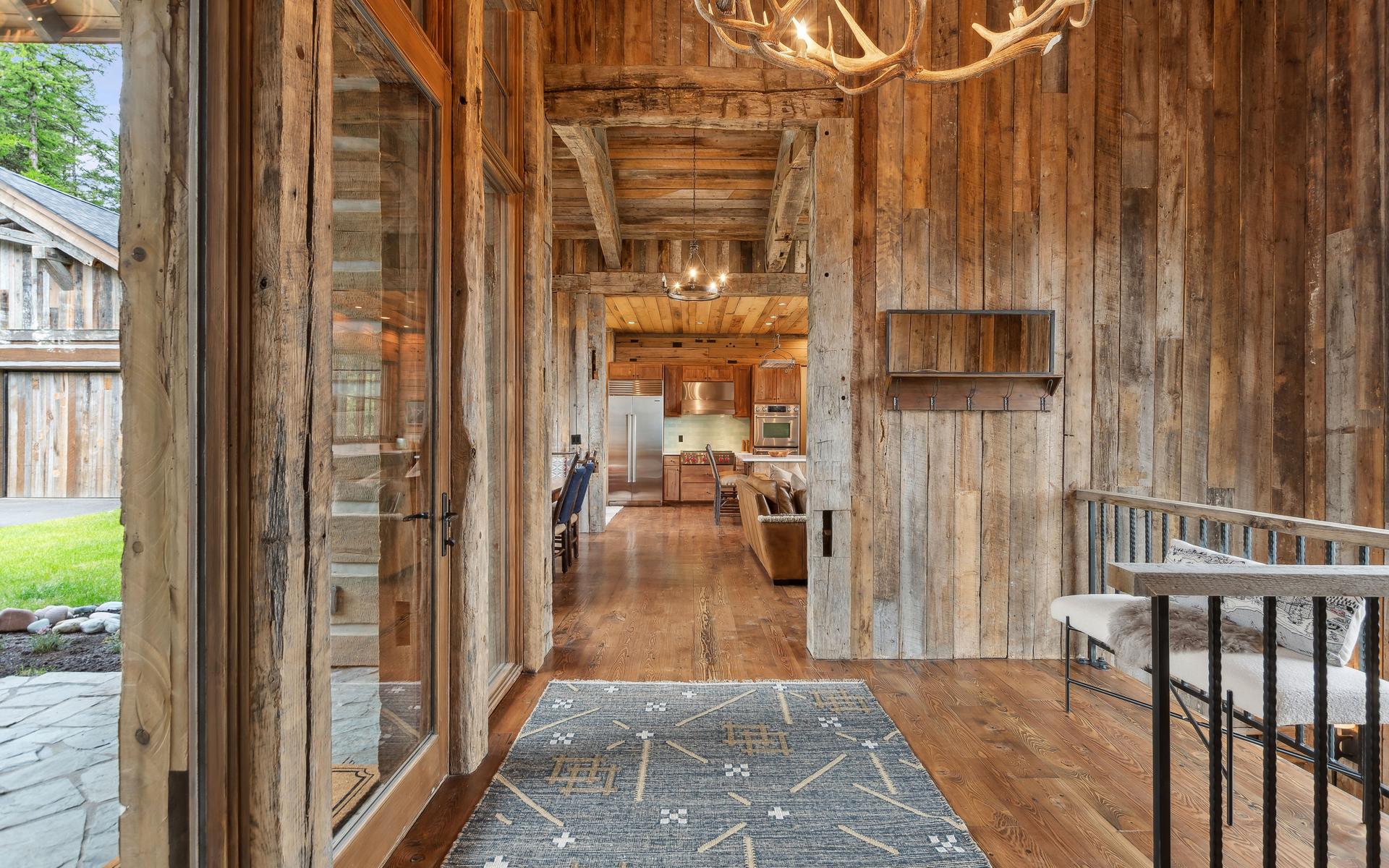 2424 Wolftail Pines