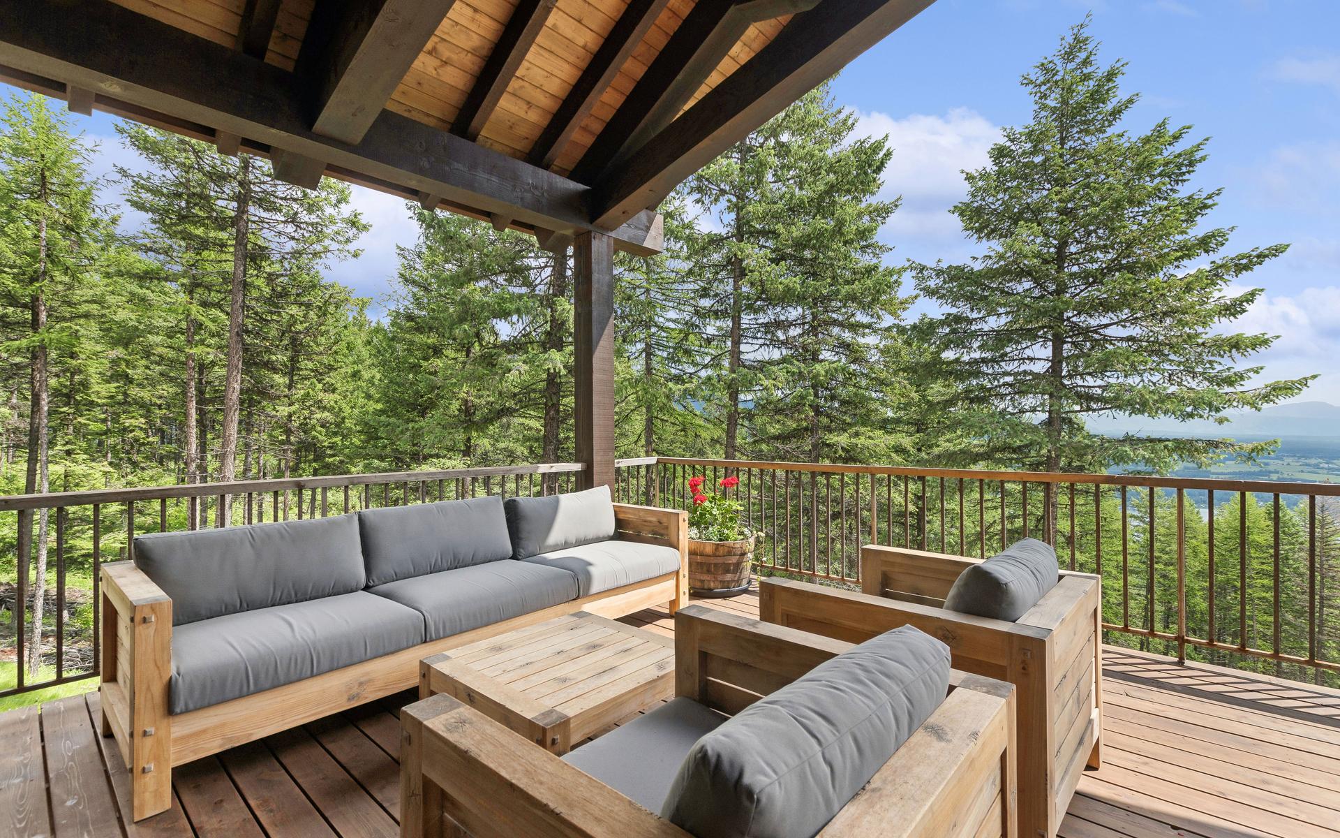 2424 Wolftail Pines