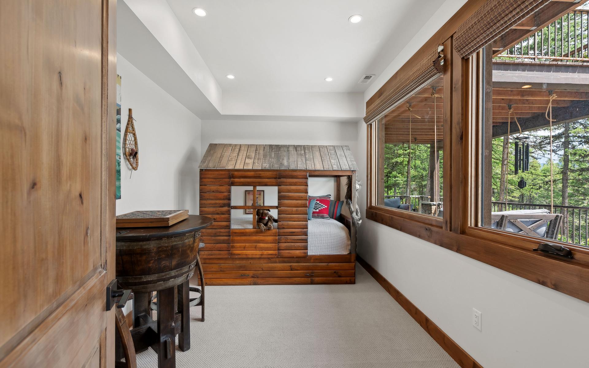 2424 Wolftail Pines