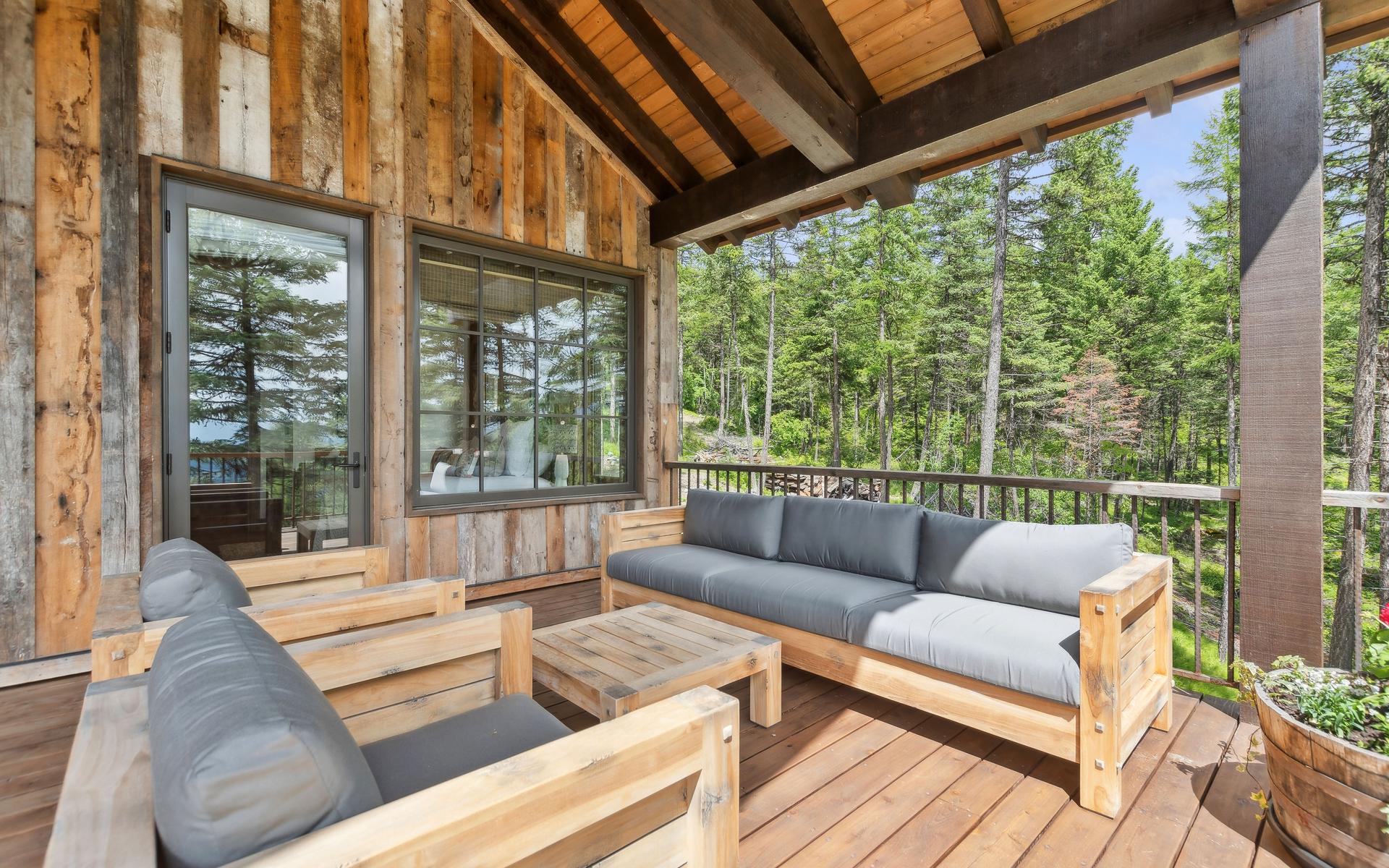 2424 Wolftail Pines