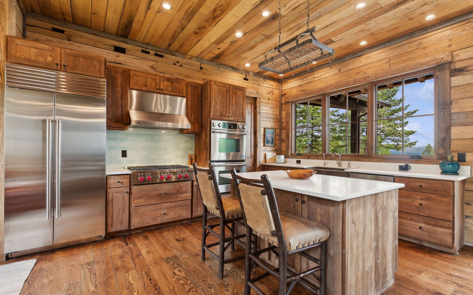 2424 Wolftail Pines