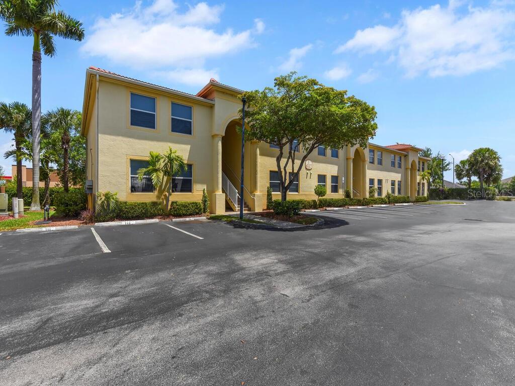 4117 BELLASOL CIR #122