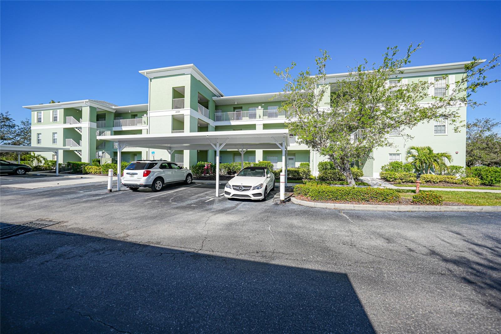 2121 HERON LAKE DR #203