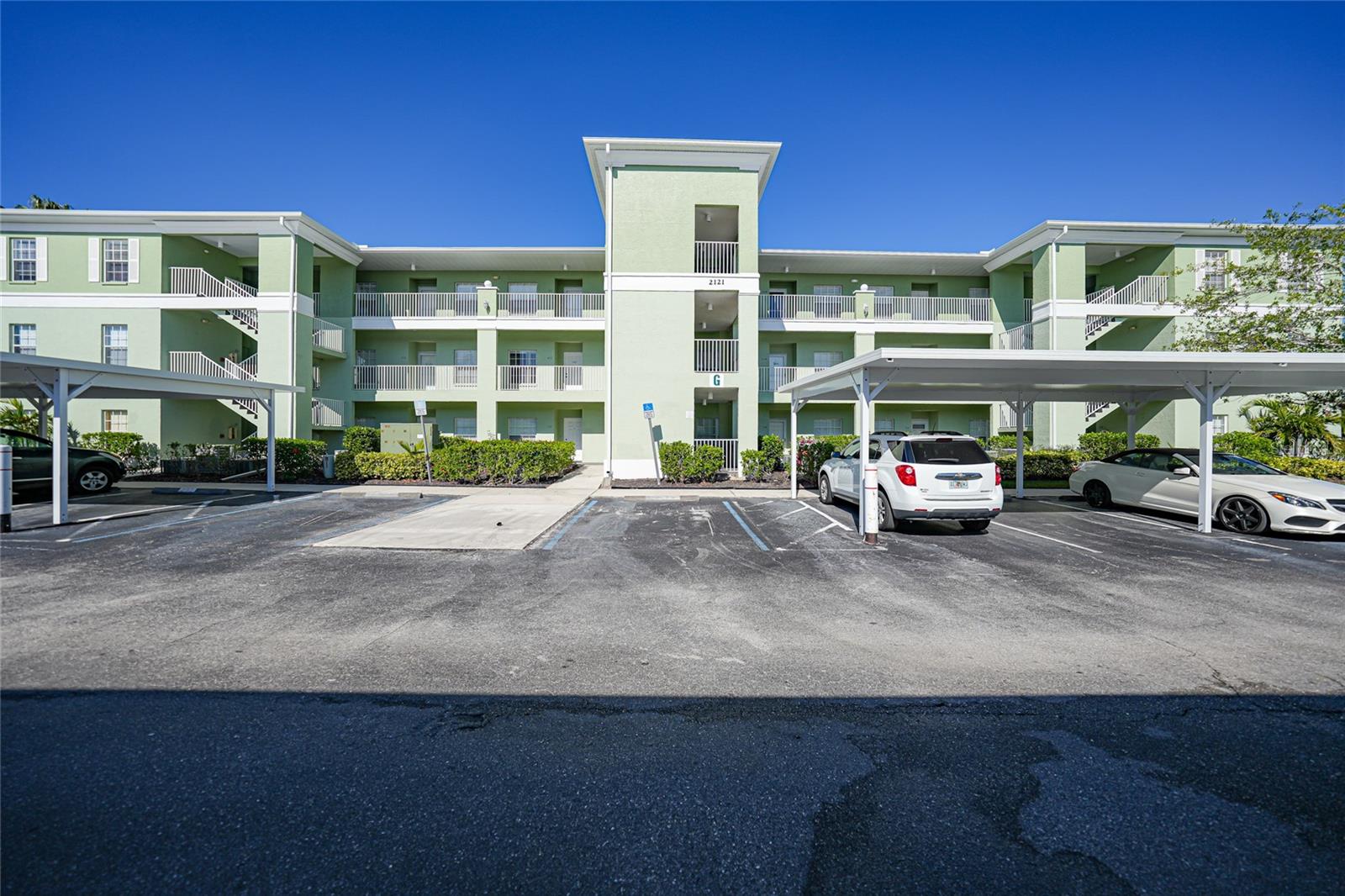 2121 HERON LAKE DR #203