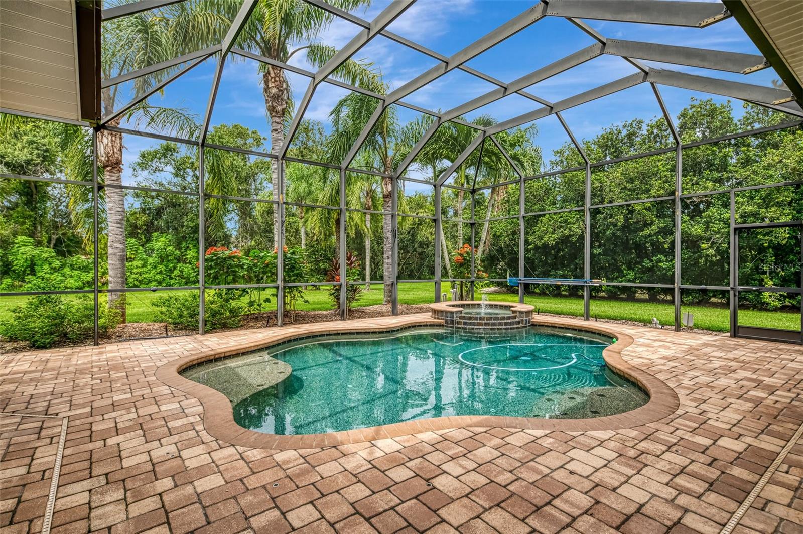 14711 2ND AVENUE CIR NE