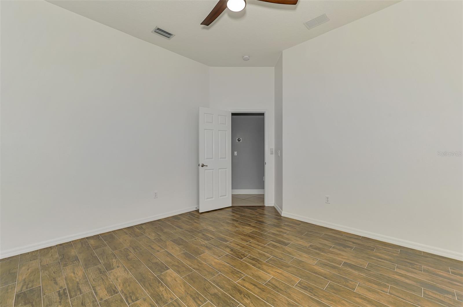 14711 2ND AVENUE CIR NE