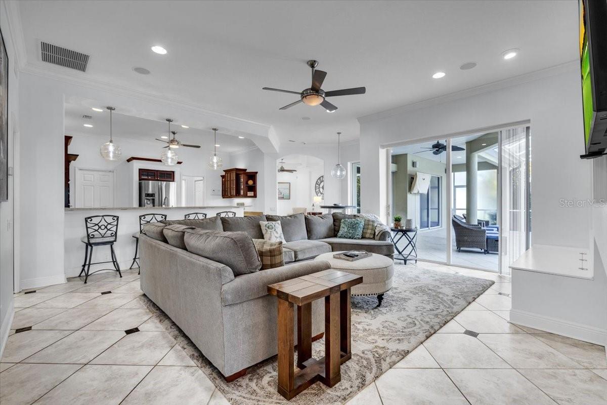 709 COUNTRY MEADOWS WAY