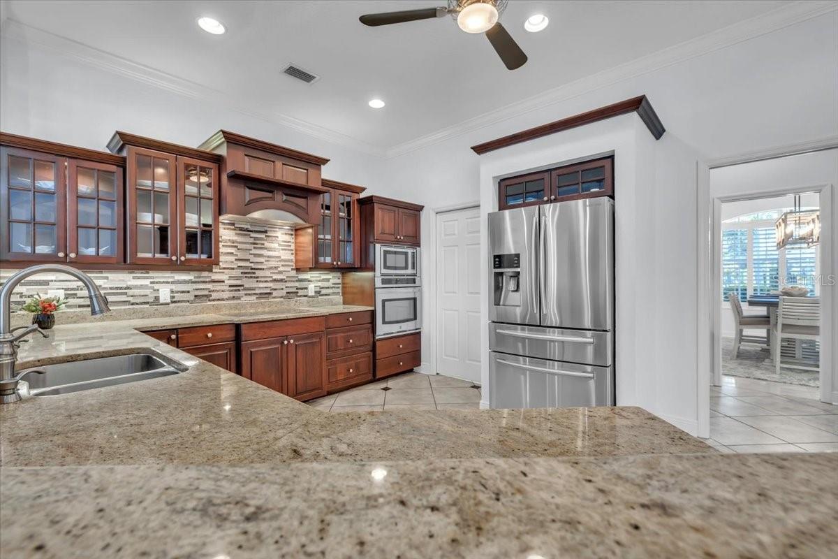 709 COUNTRY MEADOWS WAY