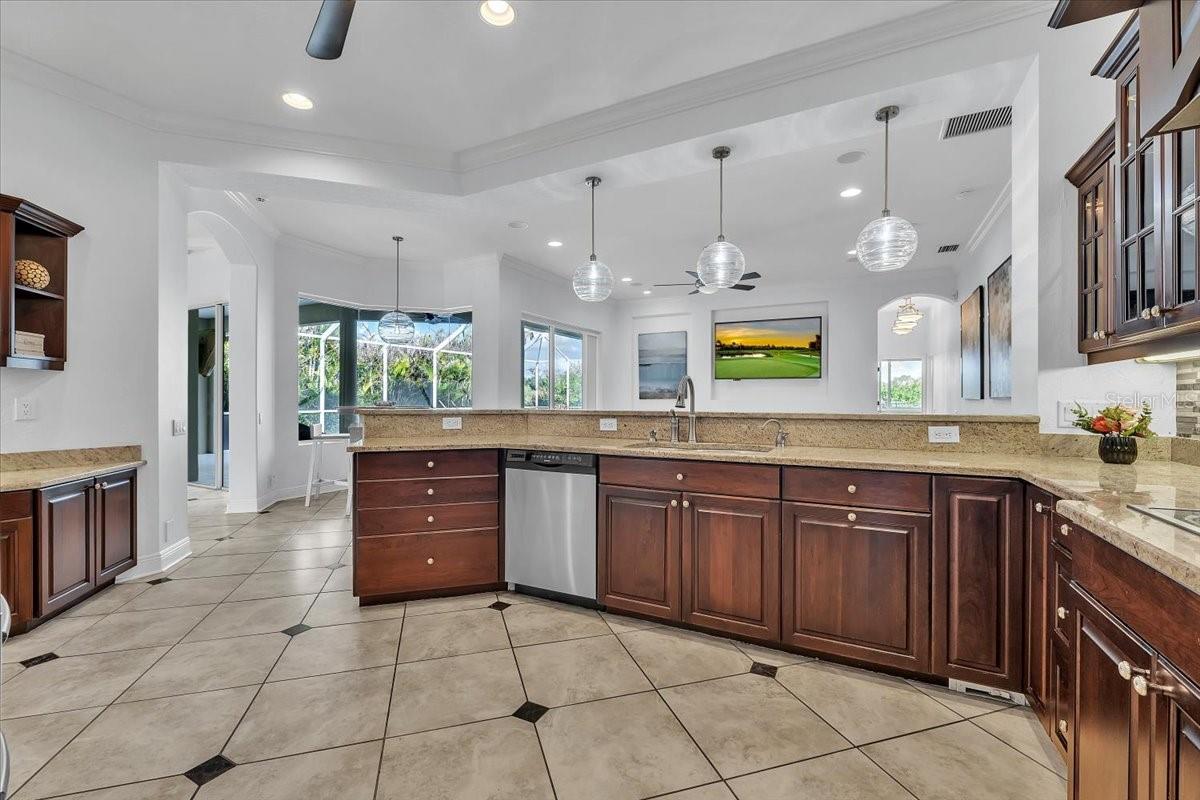 709 COUNTRY MEADOWS WAY