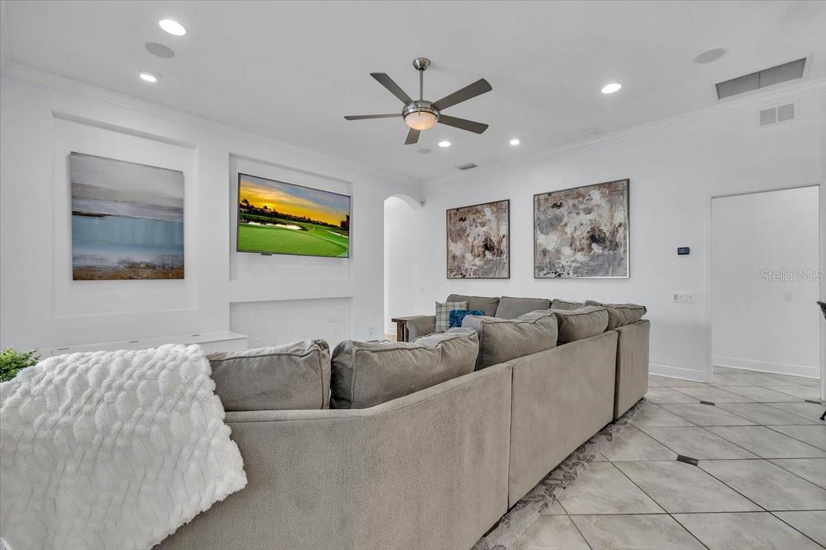 709 COUNTRY MEADOWS WAY