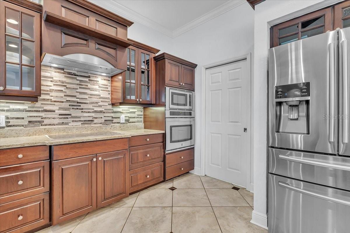 709 COUNTRY MEADOWS WAY