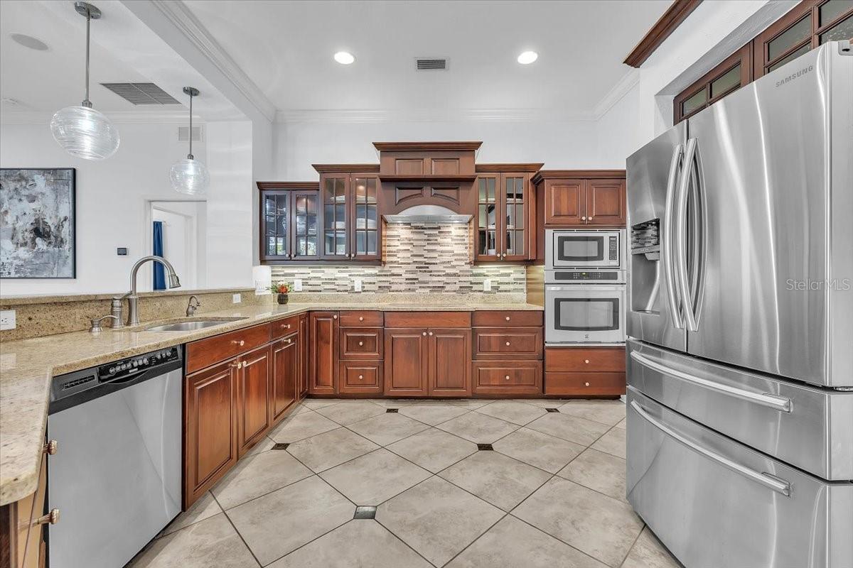 709 COUNTRY MEADOWS WAY