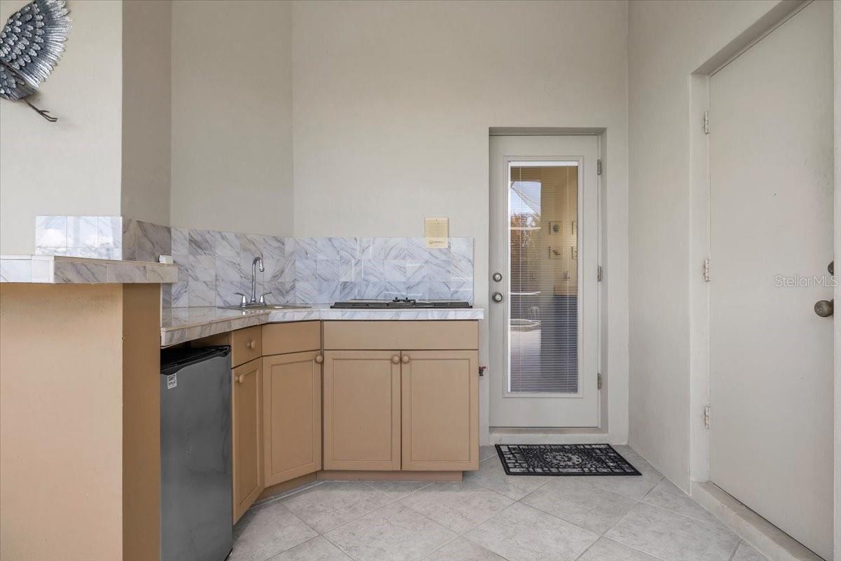 709 COUNTRY MEADOWS WAY