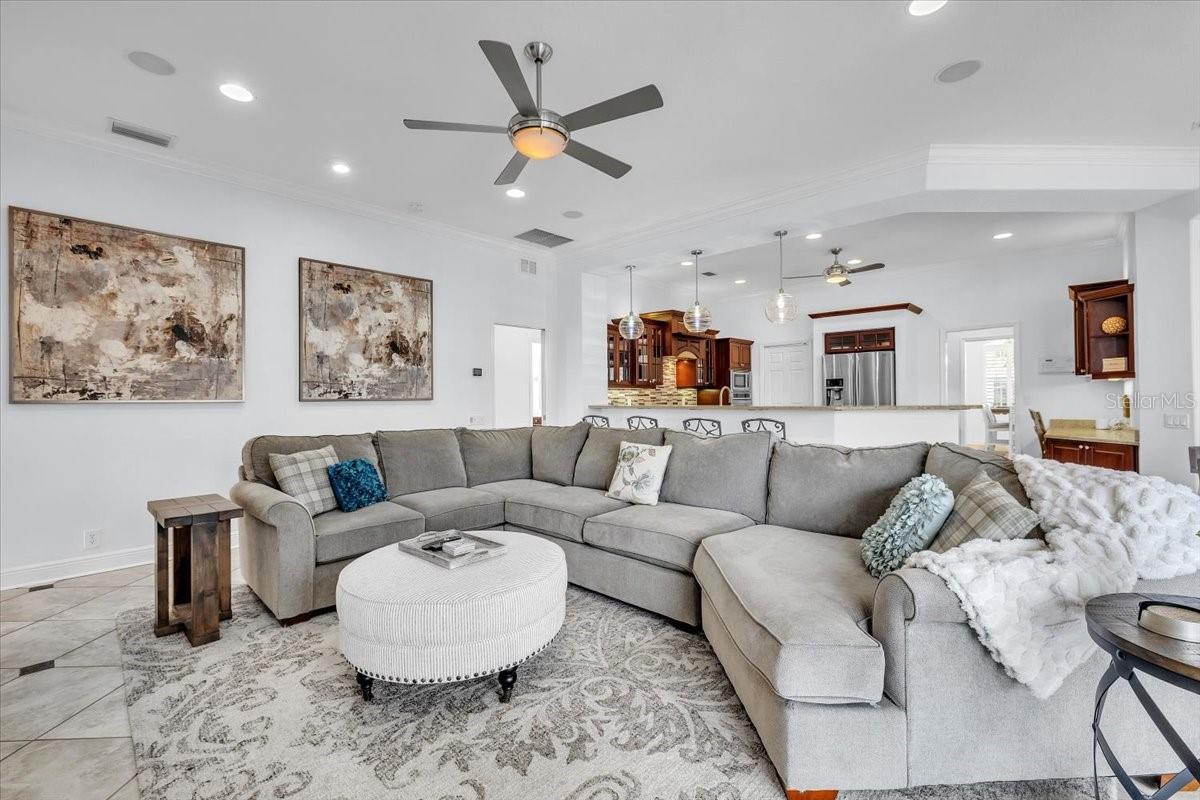 709 COUNTRY MEADOWS WAY