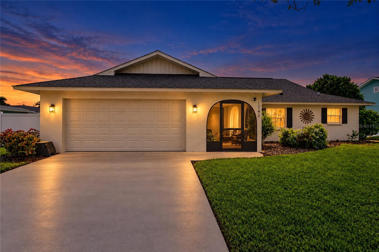 1242 PINEBROOK WAY