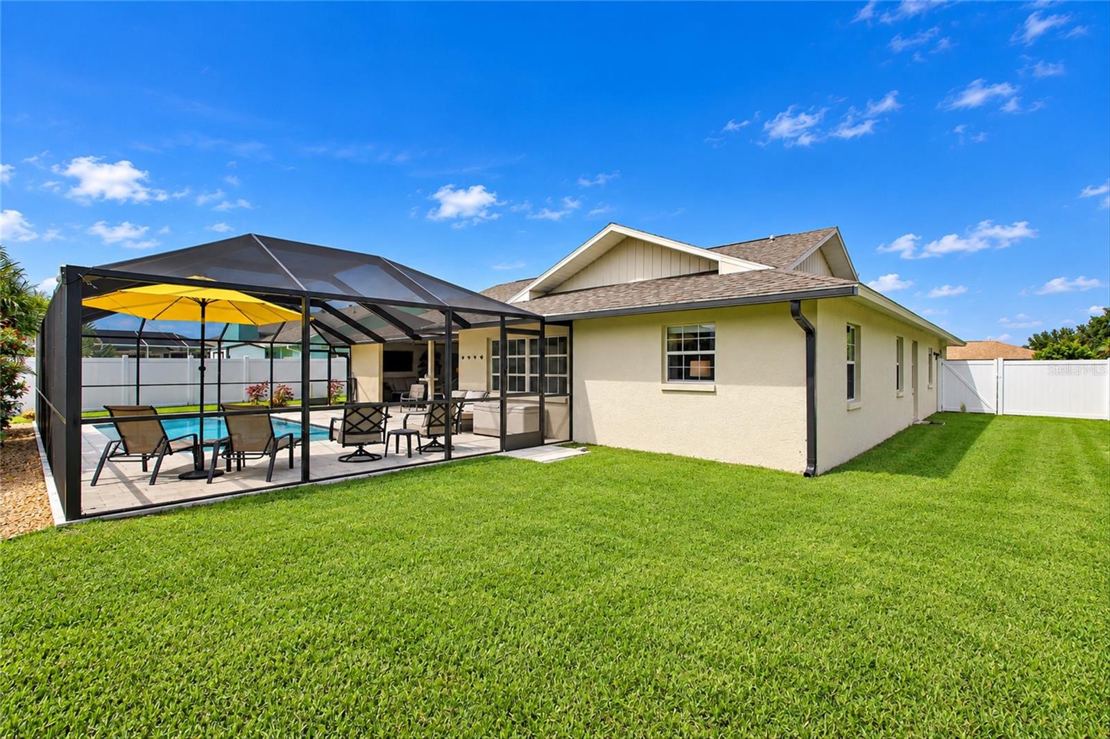 1242 PINEBROOK WAY
