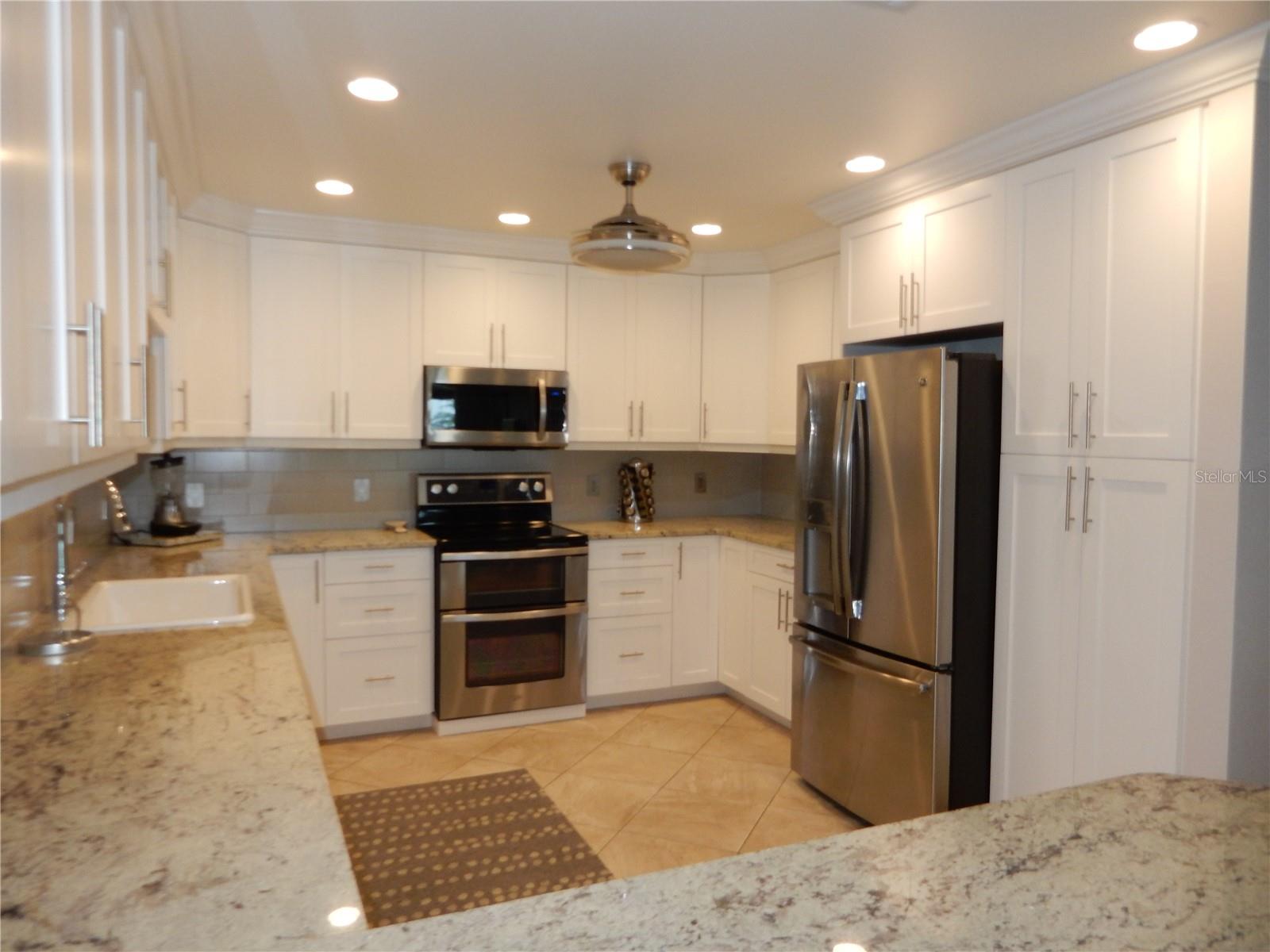 3270 SOUTHSHORE DR #72A