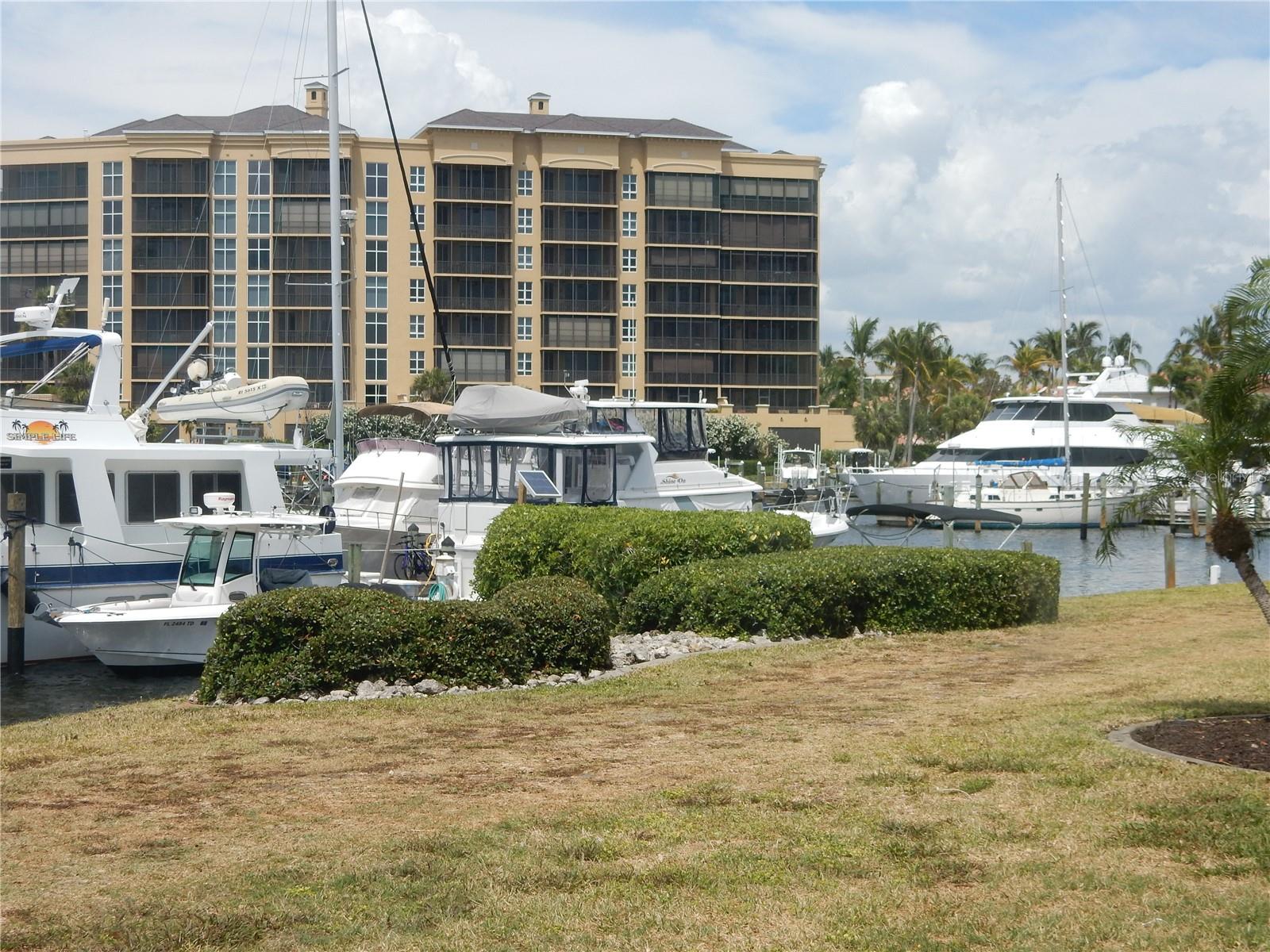 3270 SOUTHSHORE DR #72A