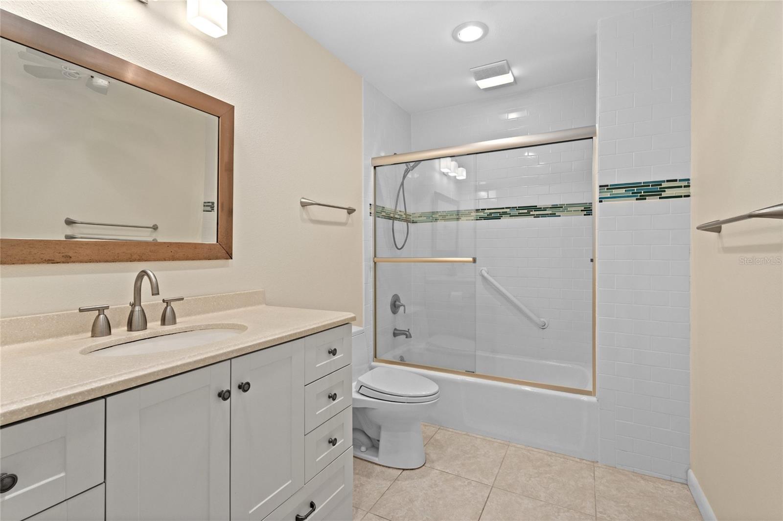 3230 SOUTHSHORE DR #33A