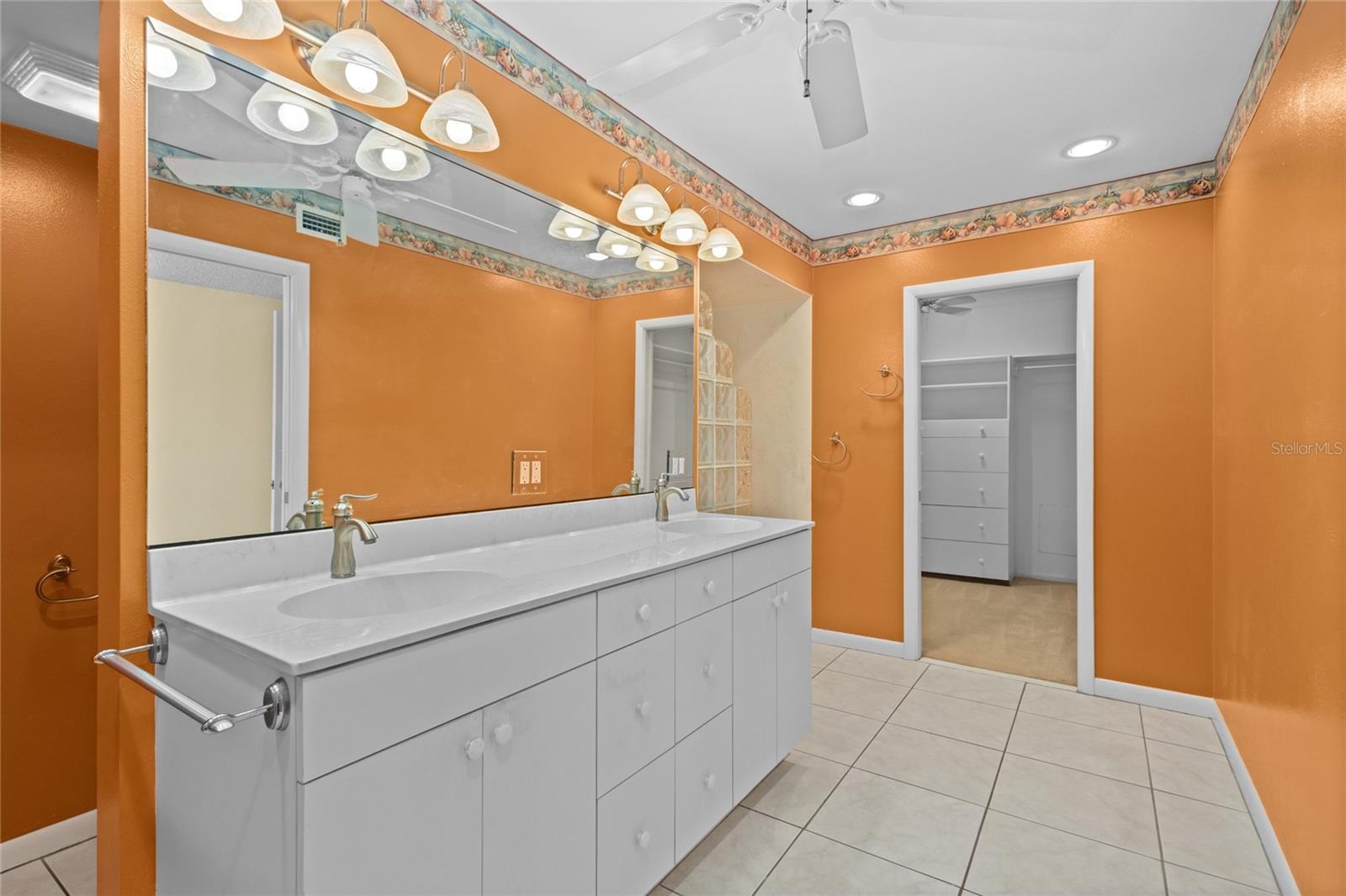3230 SOUTHSHORE DR #33A
