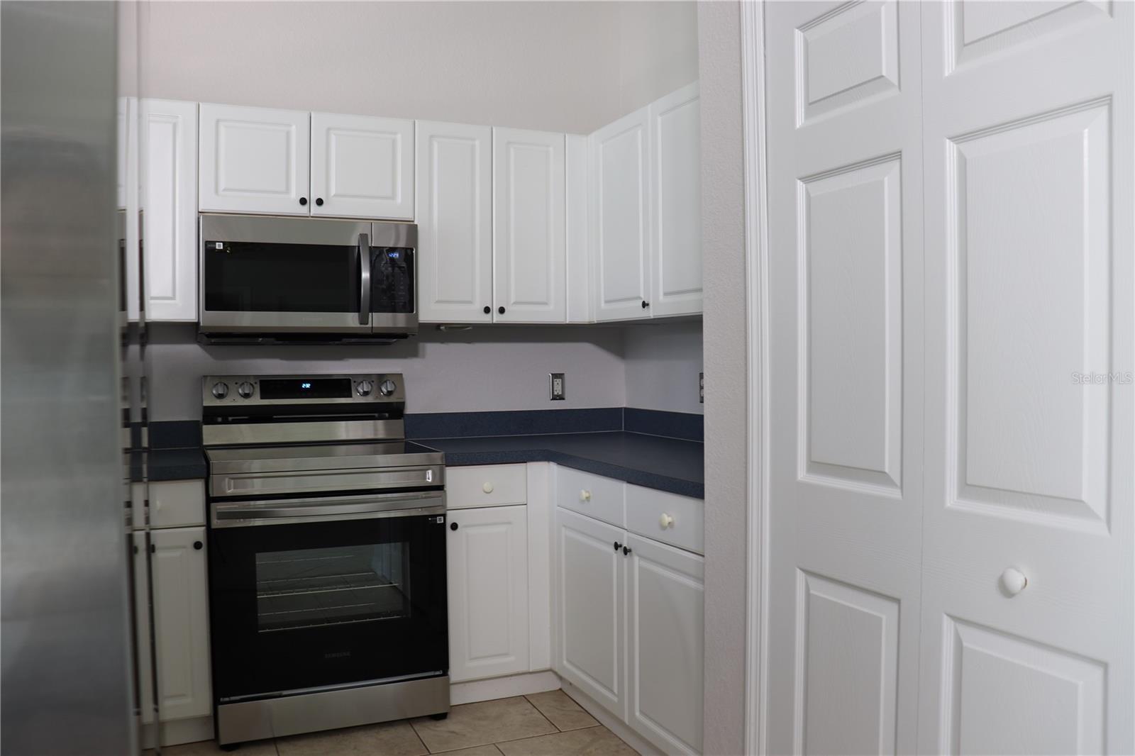 2487 COMET LN