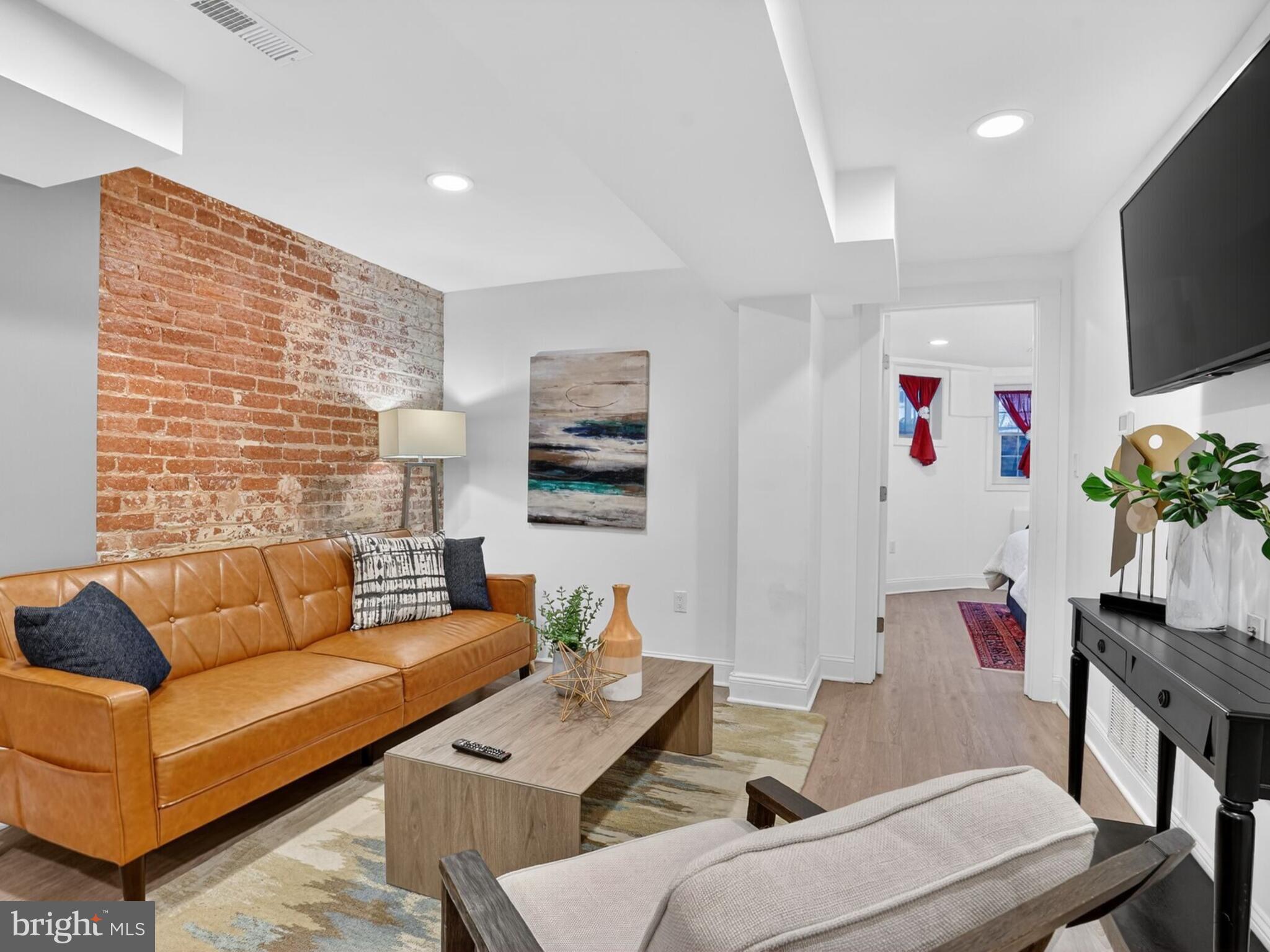 147 RHODE ISLAND AVENUE NW