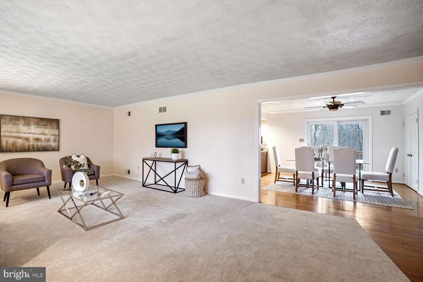 8104 Crestridge Rd