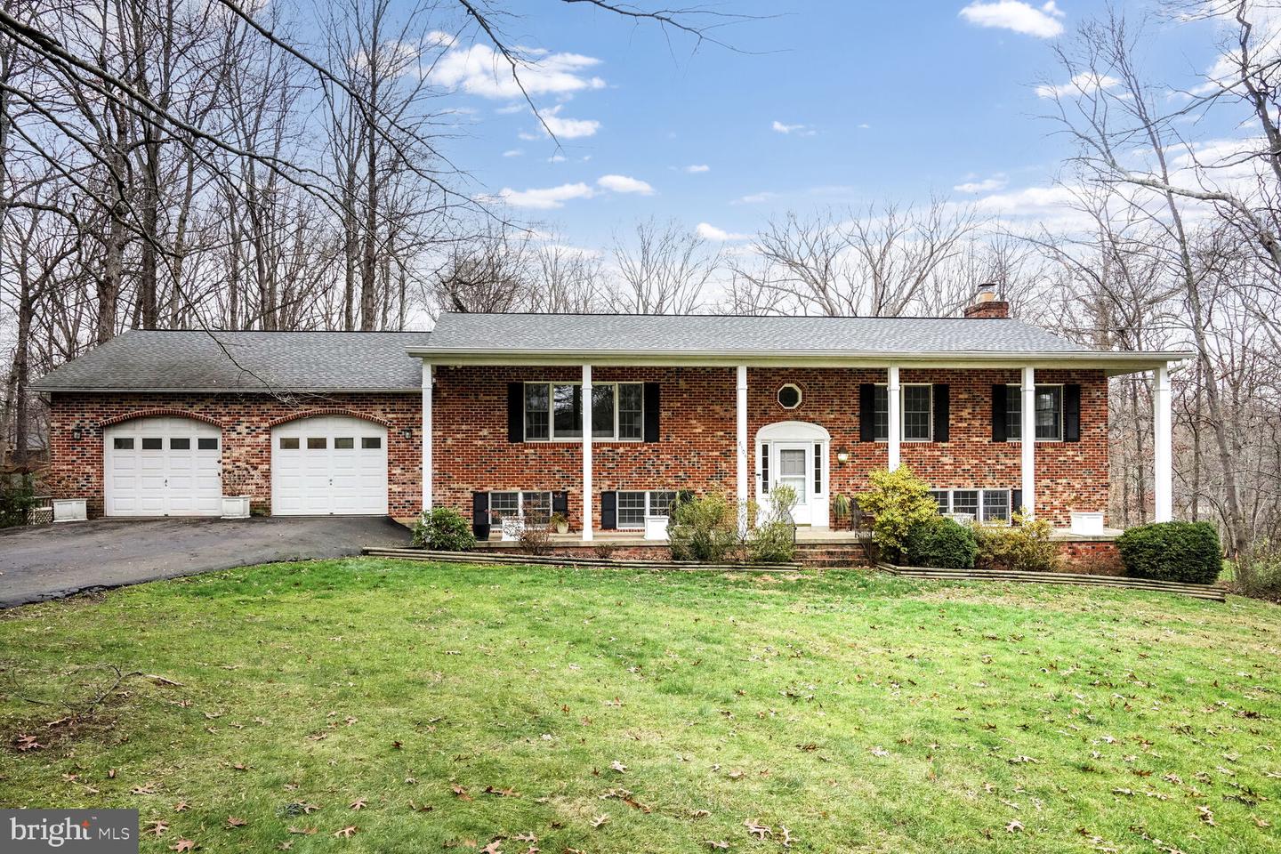 8104 Crestridge Rd